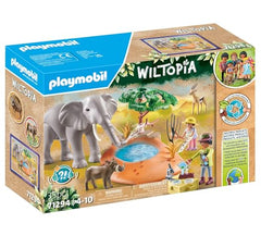 Playmobil elephant footprints with magnifier encourages kids to spot tracks