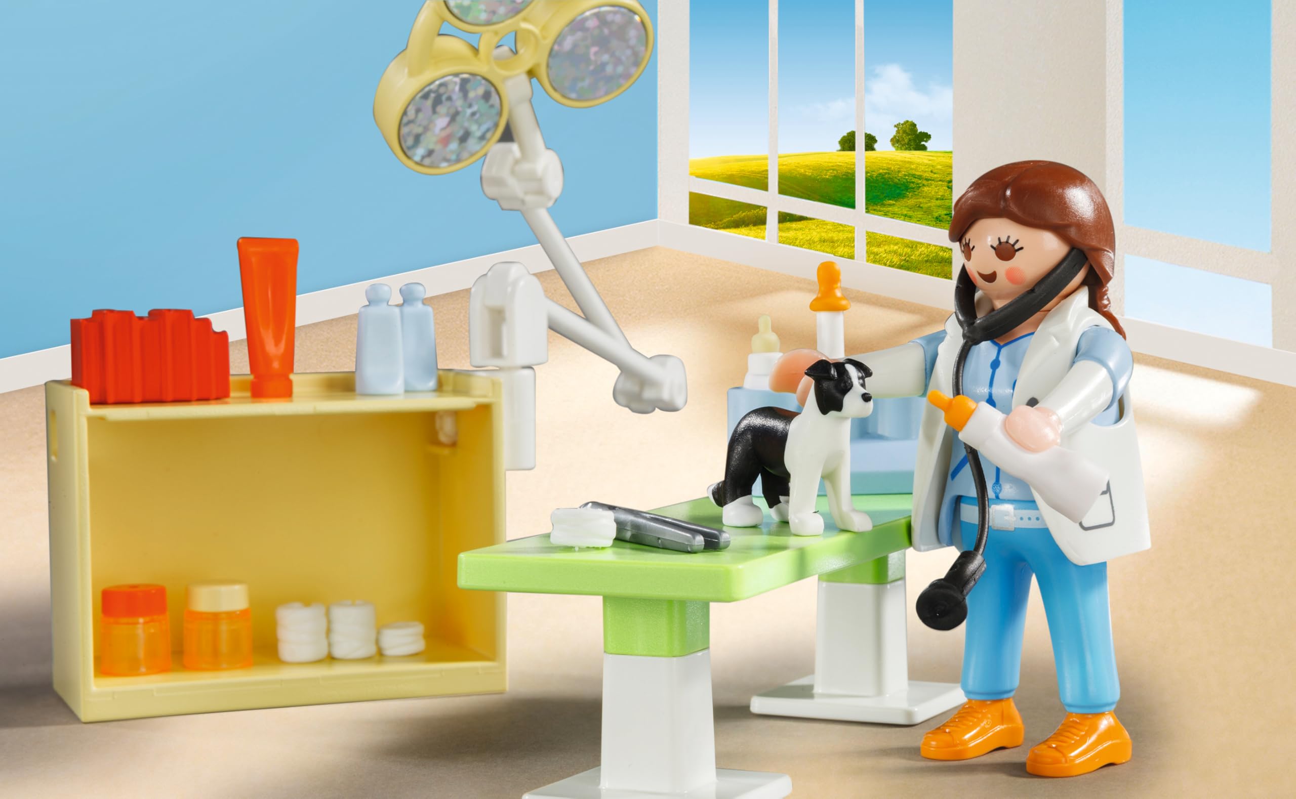 Playmobil exam table and lamp scene helps storytelling and learning.