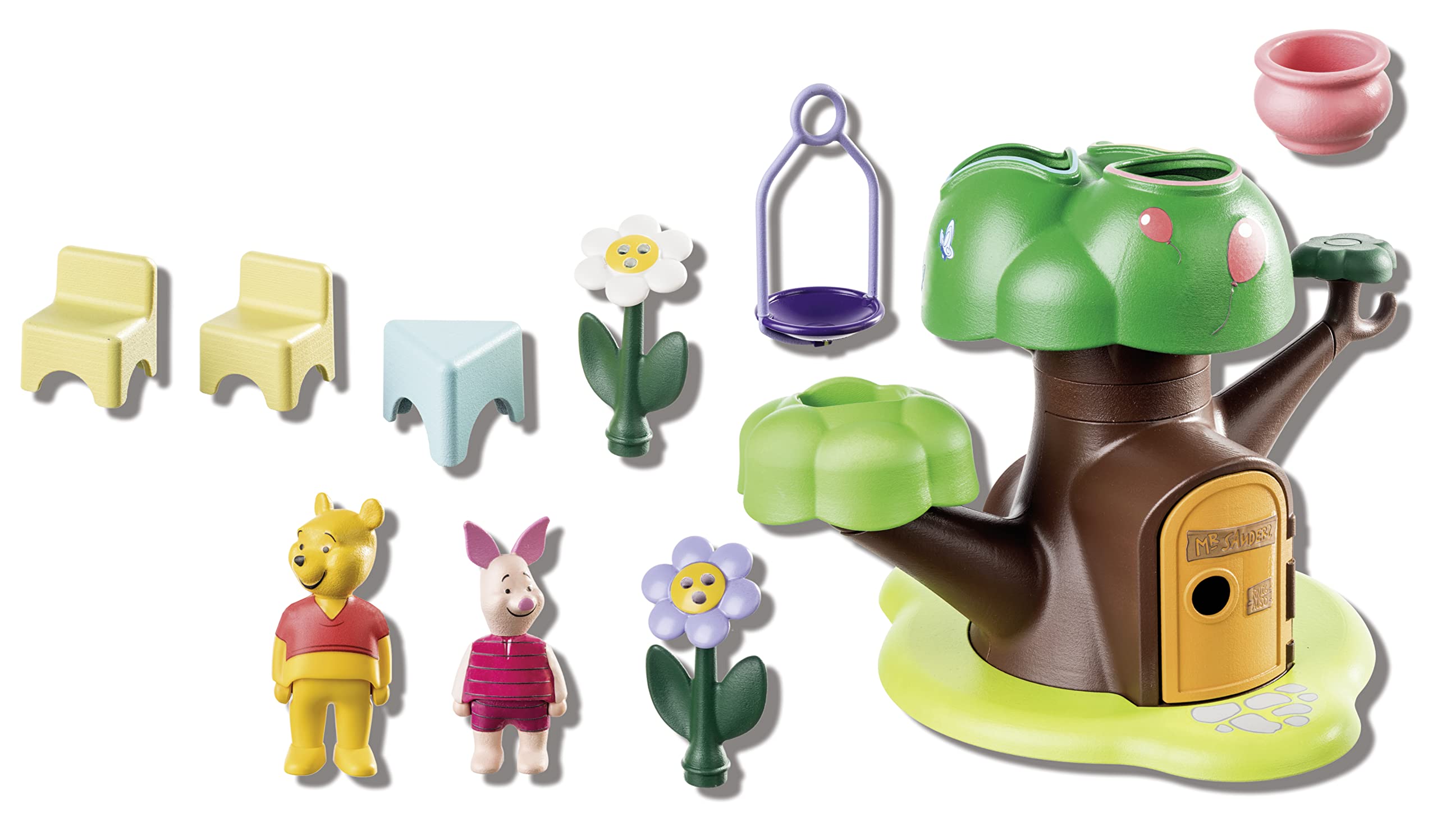 Playmobil Disney characters invite kids to role play at the treetop.