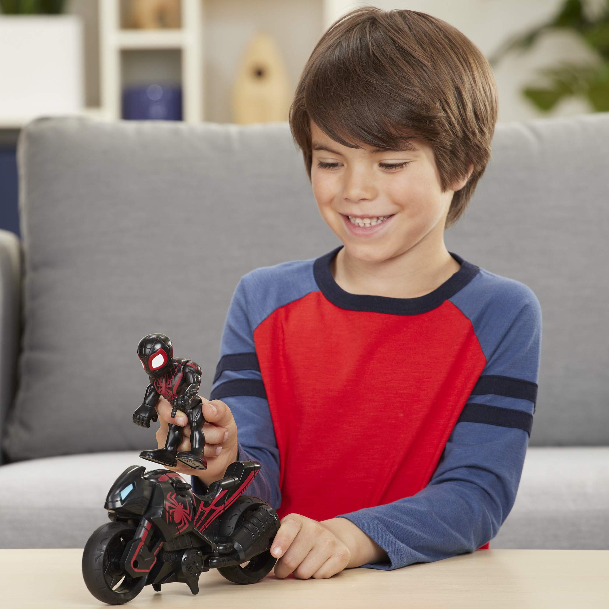 PlaySkool Collectible figures and vehicles encourage swaps and storytelling.