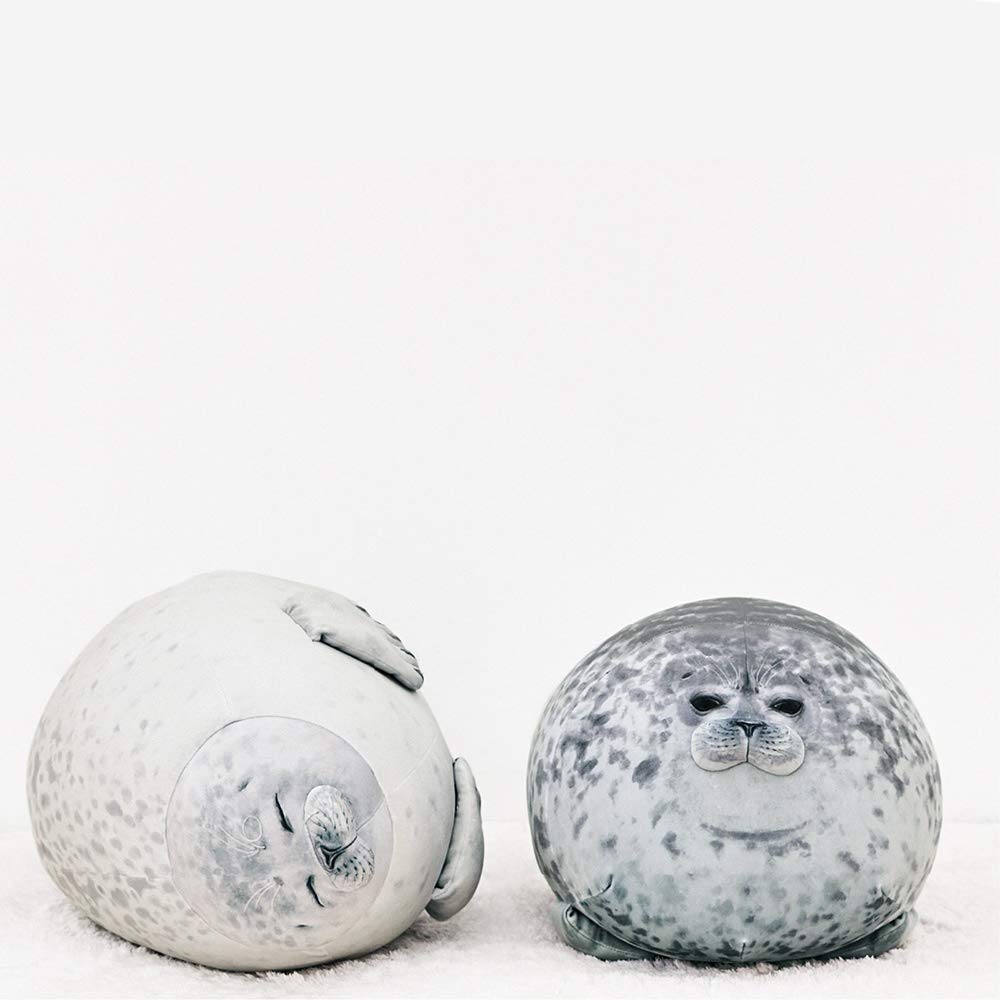 Plupiapio Seal Pillow soft-cover close-up emphasizes plush comfort.