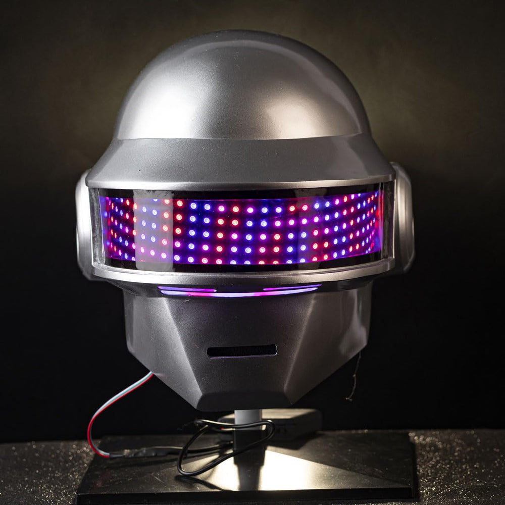 Pluscraft Deluxe Punk Helmet close-up details emphasize resin texture and cushioned comfort