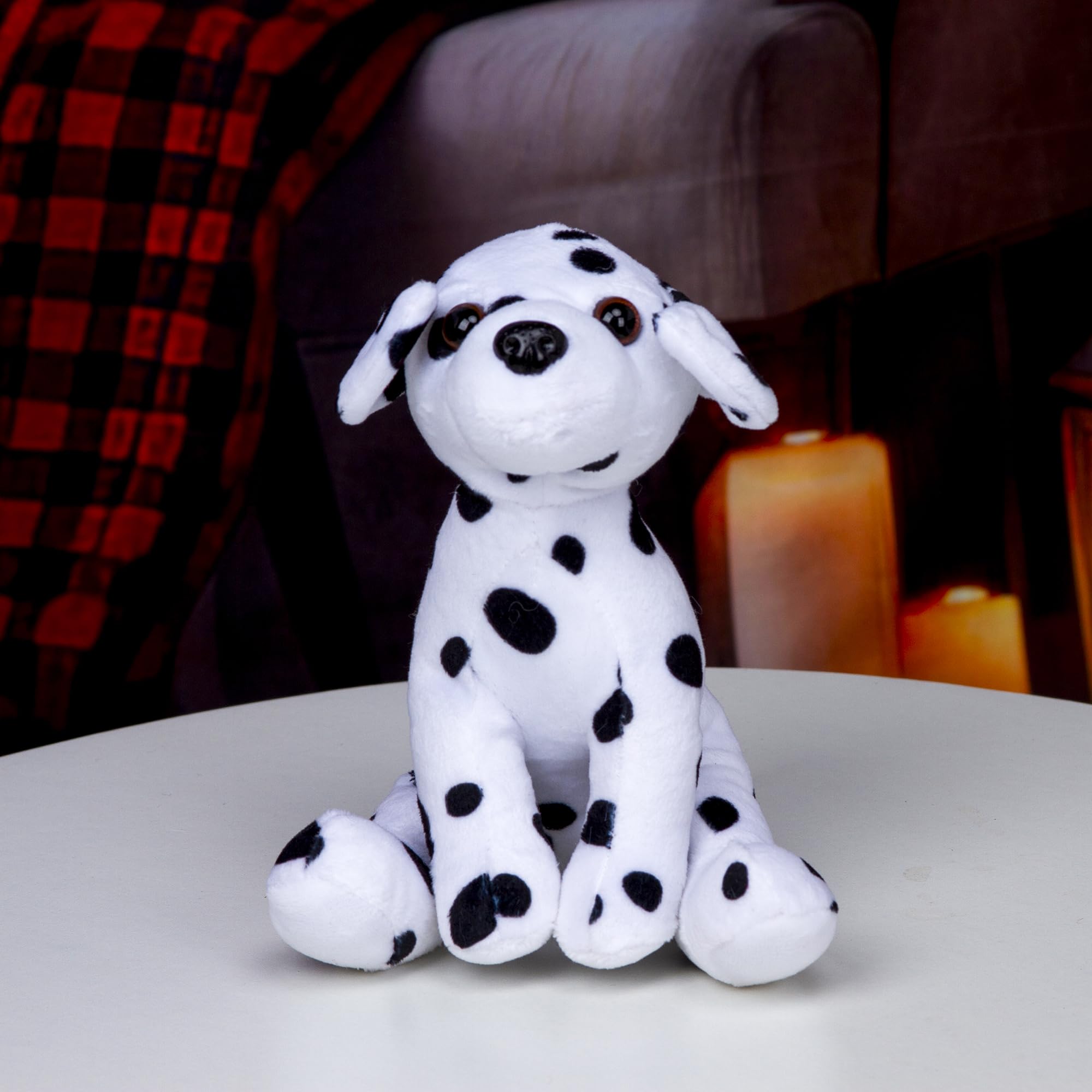 Head detail of the 8-inch Pawpal with friendly expression