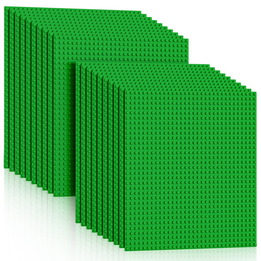 Pokiiulk classic green 10x10 baseplates provide a sturdy brick-building base.