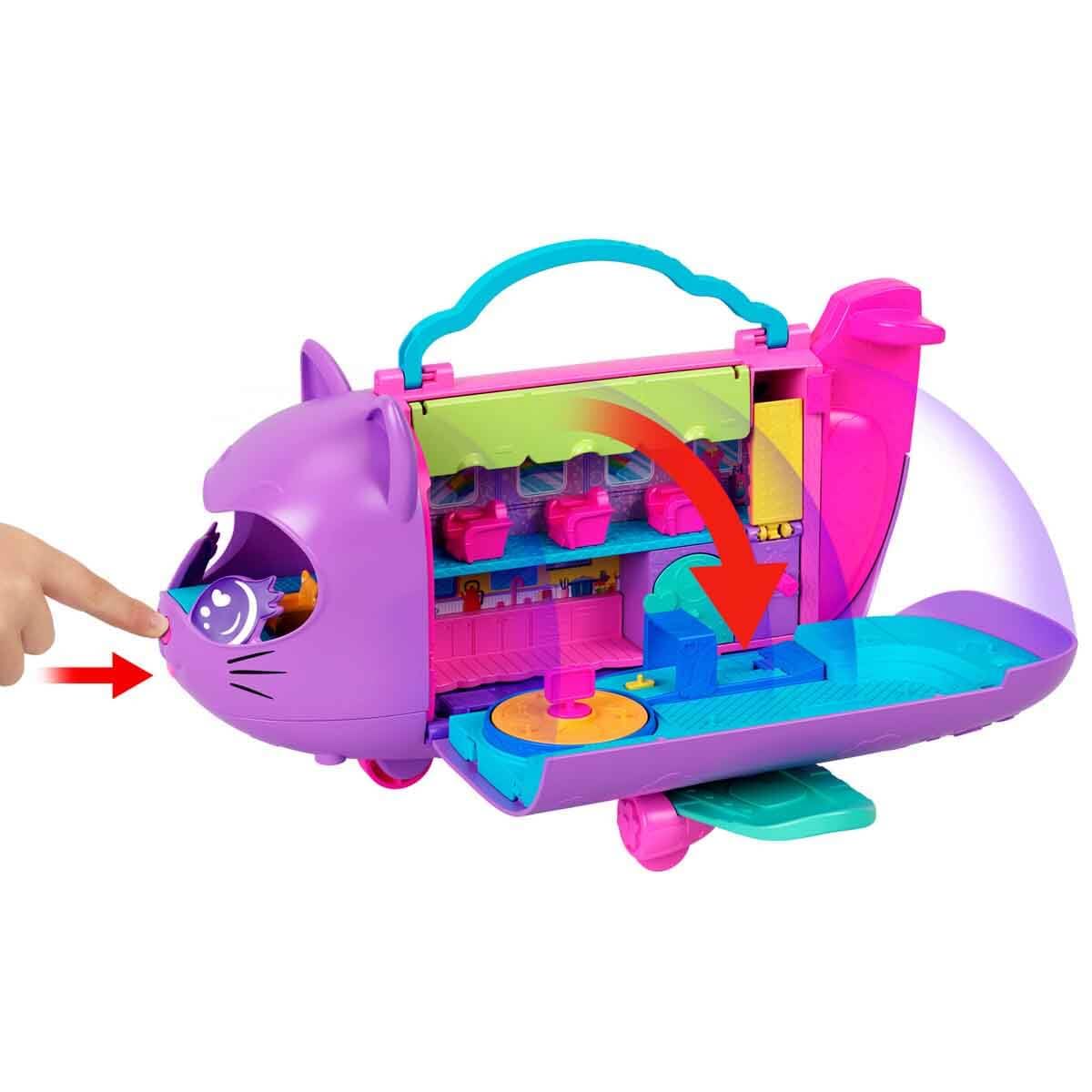 Polly Pocket Kitty Airways dolls and pet bring companionship to flight-time adventures.