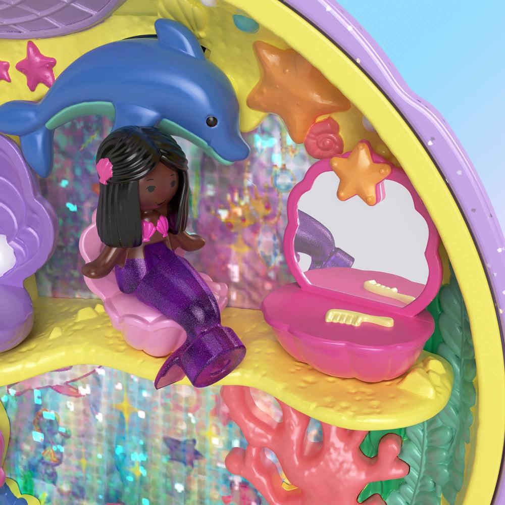 Polly Pocket Mermaid Dreams clam reveals a pearl ring for keepsakes.