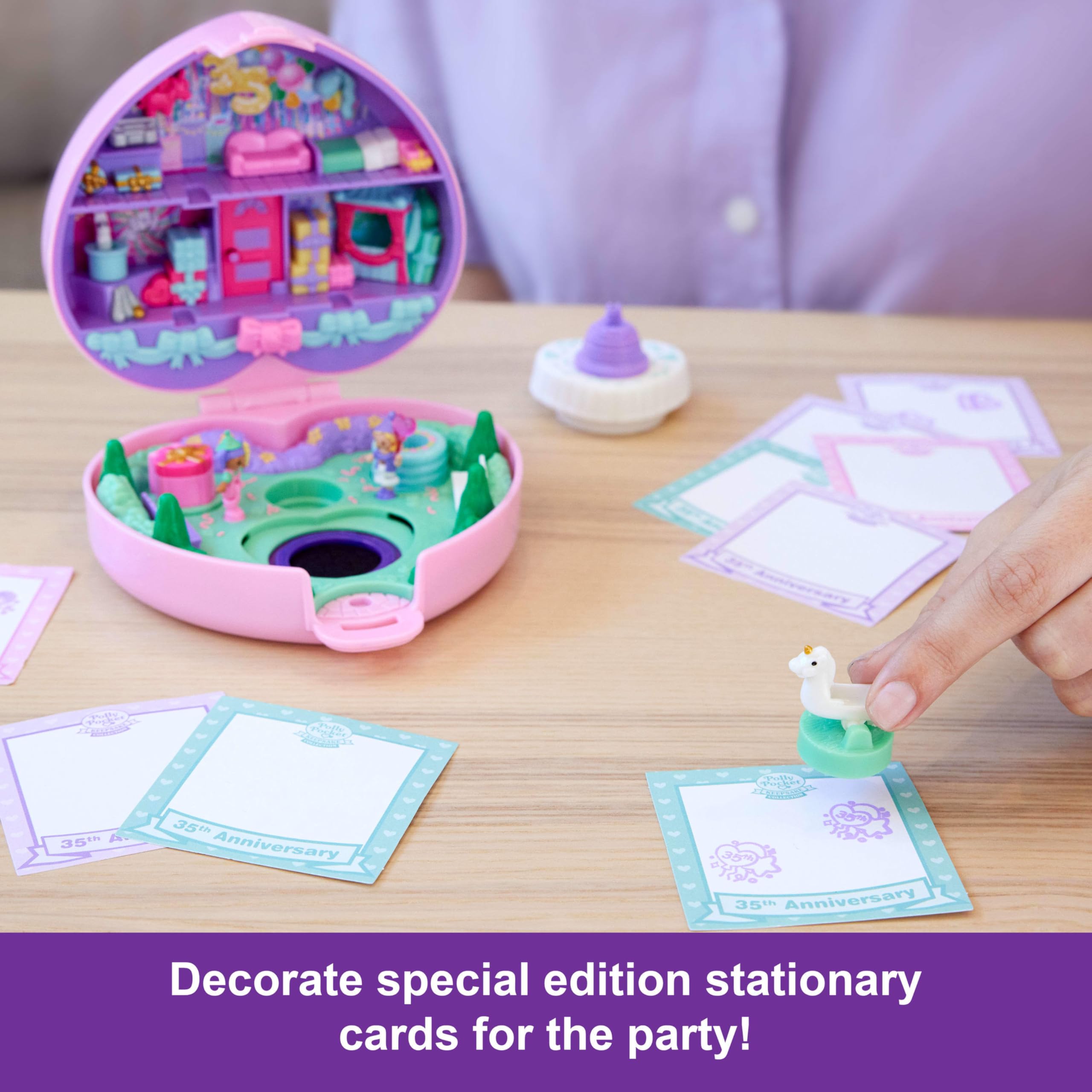 Polly Pocket twelve stationary cards for playful notes and storytelling.