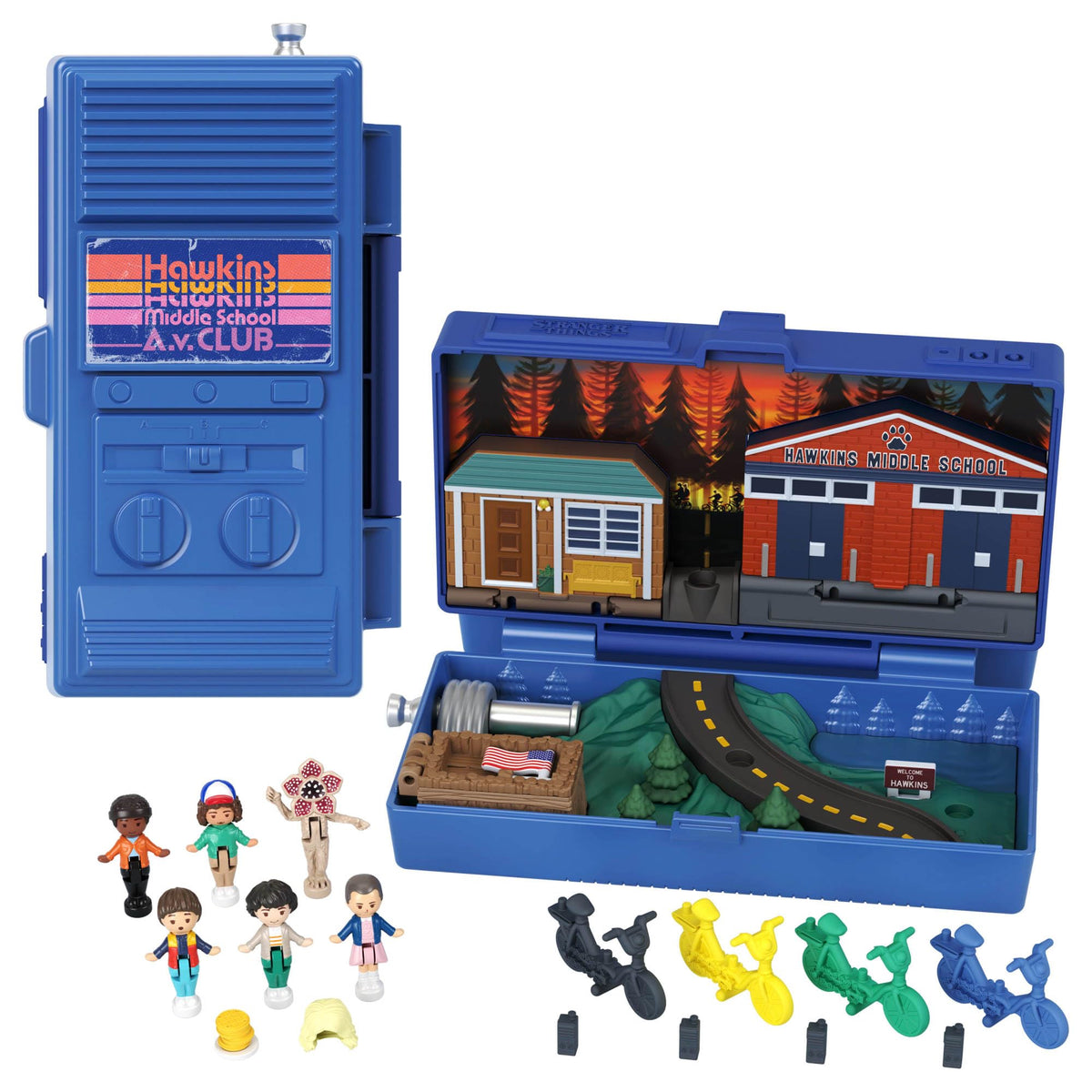 Polly Pocket Stranger Things compact walkie-talkie exterior opens to dual worlds for imaginative play.