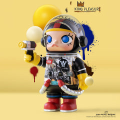 POP MART Mega Space Molly desk decor setup with compact collectible figures.