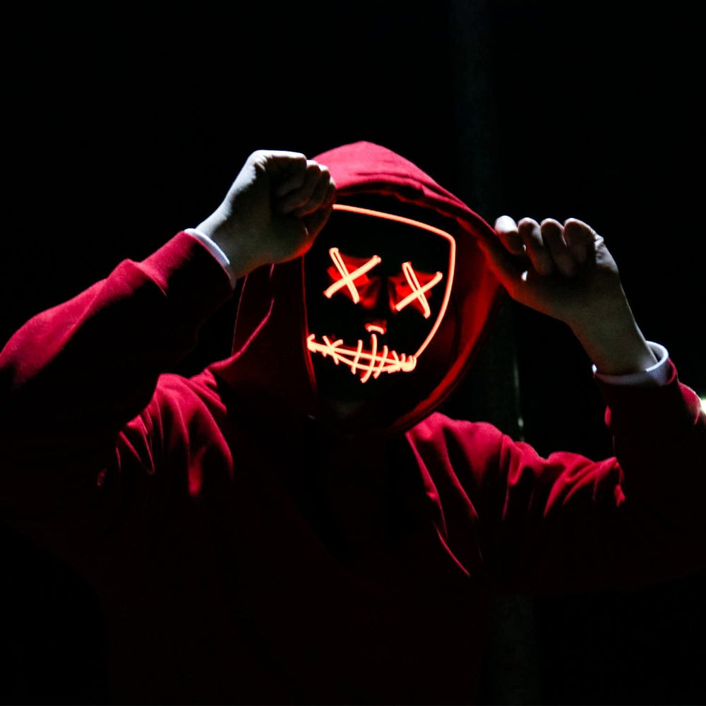 Poptrend Halloween mask LED power-pack clip for on-the-go use