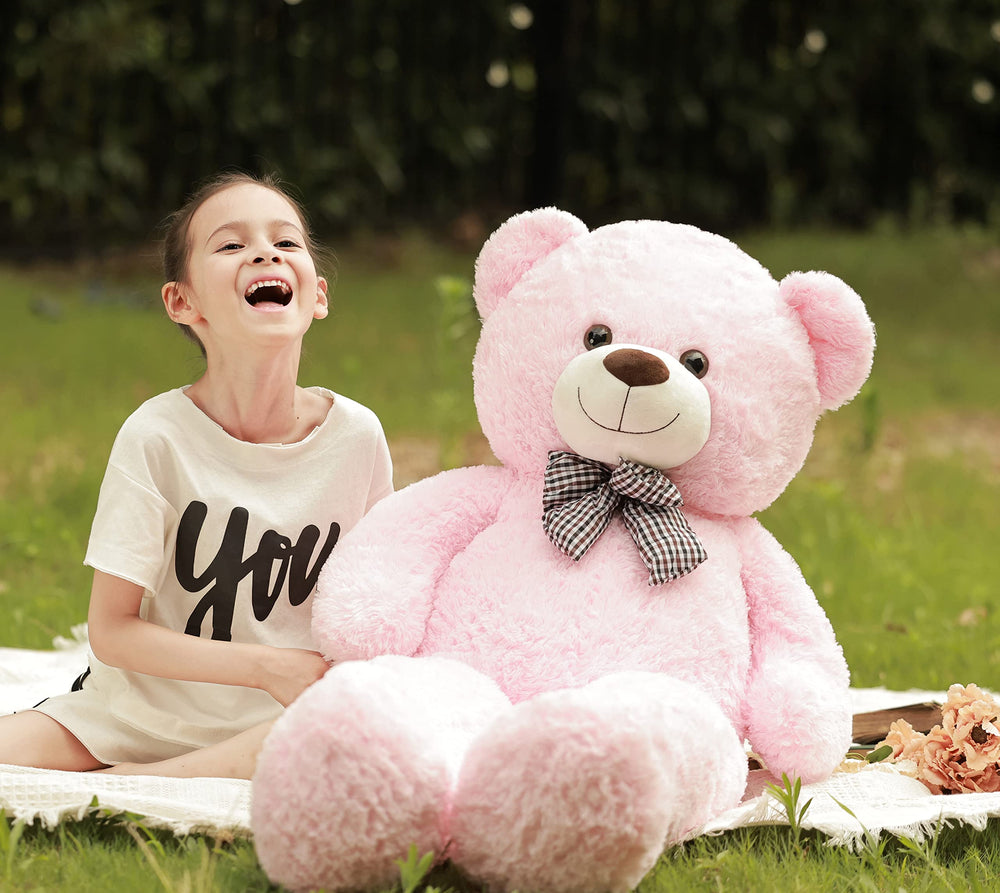 Poutmac Valentine teddy gift conveys fun, sentiment, and memorable surprises