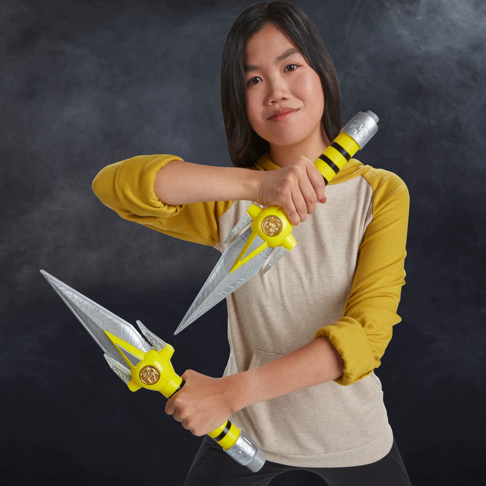 Power Rangers Lightning Collection Mighty Morphin Daggers action shot for photography