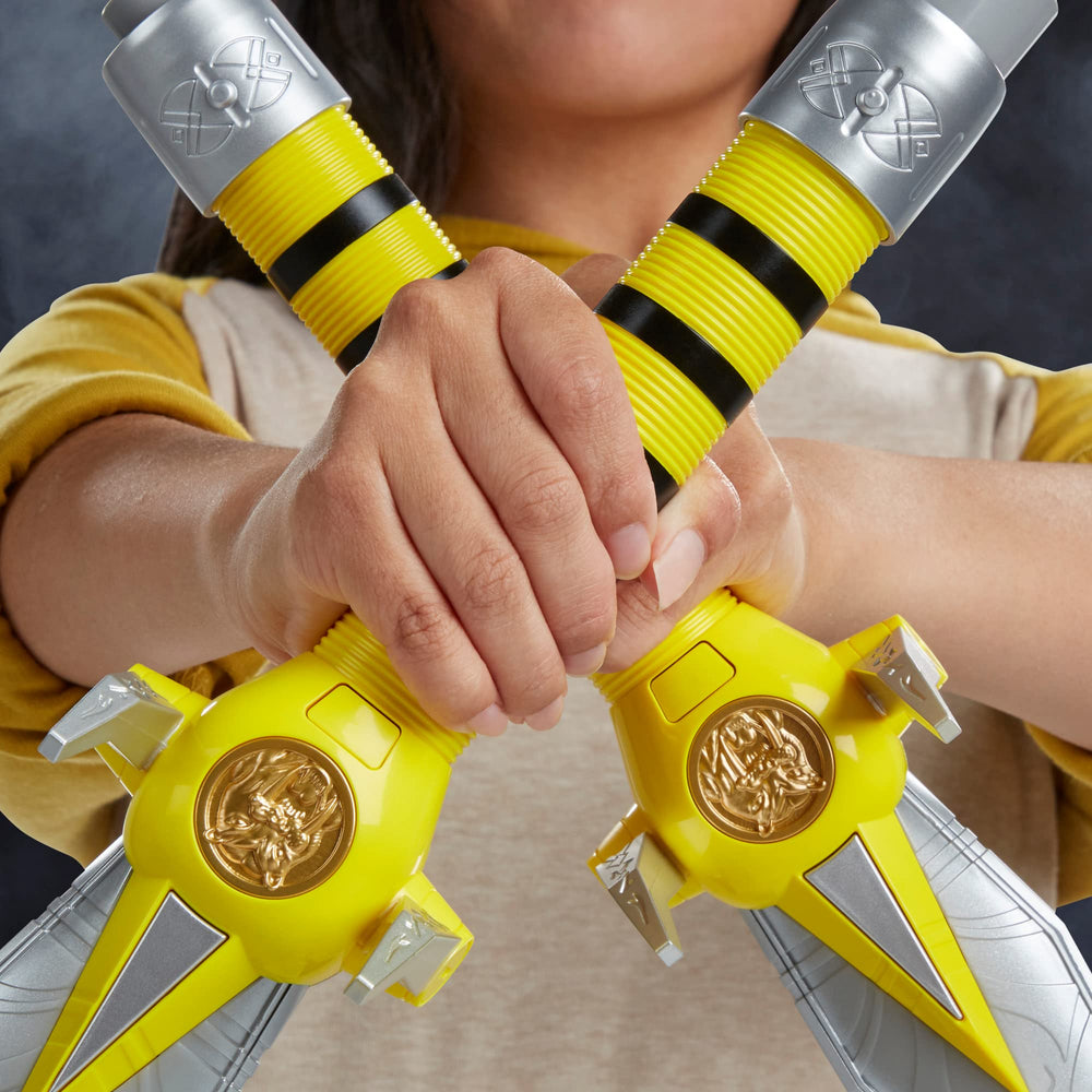 Power Rangers Lightning Collection Mighty Morphin Daggers display stand enables easy showcase
