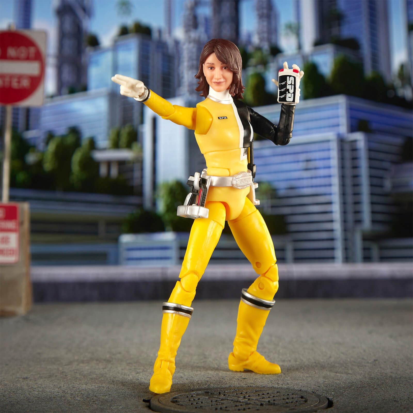 Power Rangers Lightning Collection S.P.D. Yellow Ranger dynamic pose for action display and storytelling.