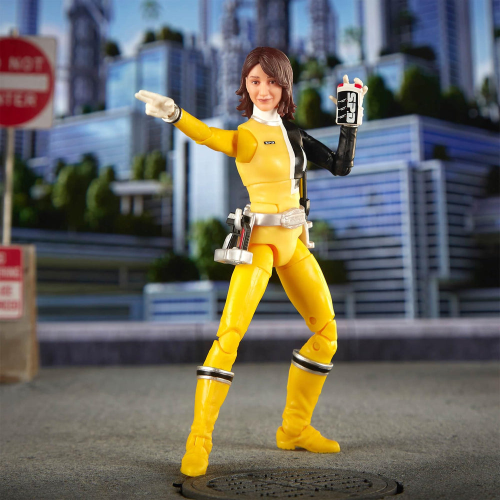 Power Rangers Lightning Collection S.P.D. Yellow Ranger dynamic pose for action display and storytelling.