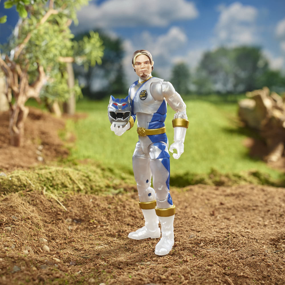 Lunar Wolf Ranger sword mode pose provides dynamic display options.