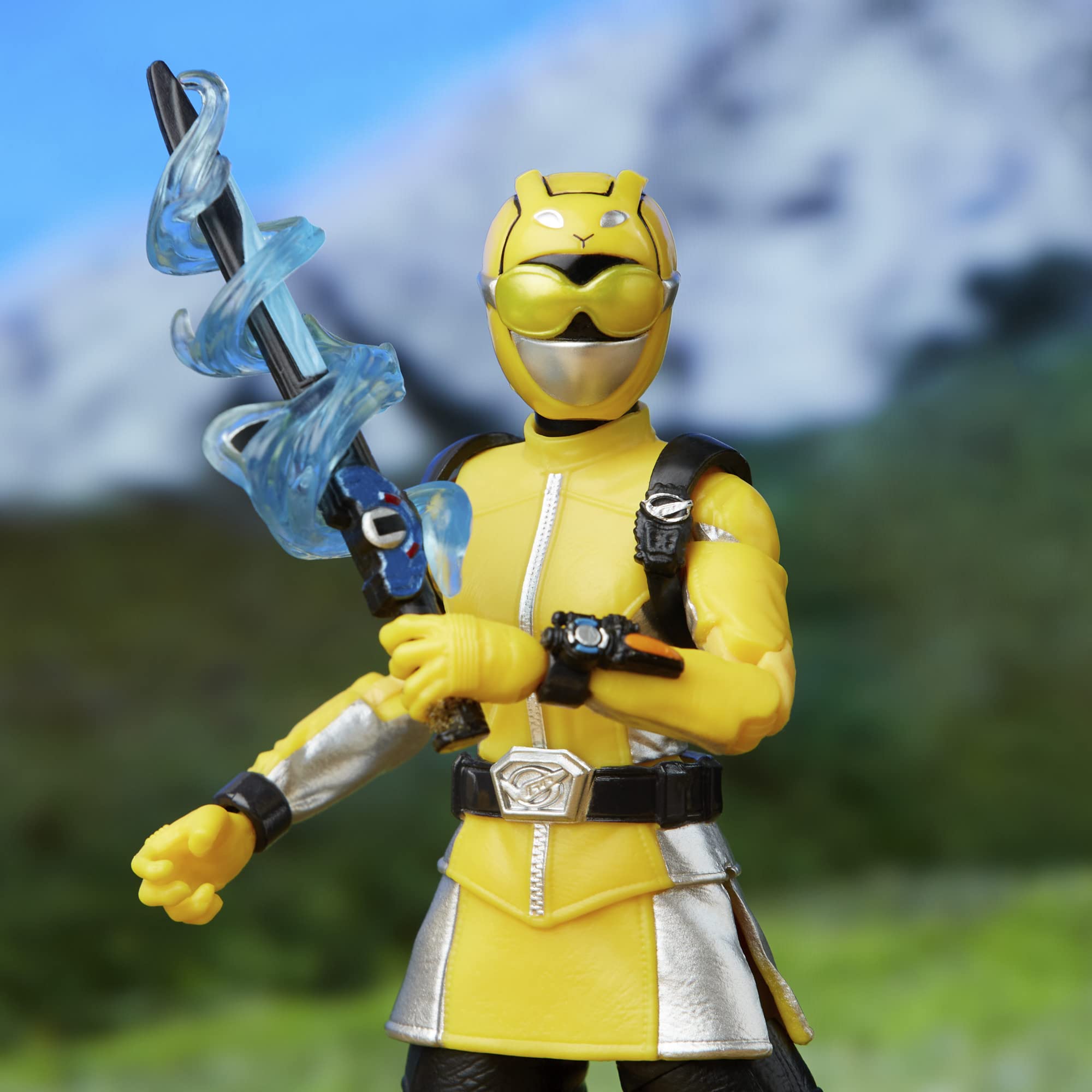 Power Rangers Yellow Ranger Beast Morphers accessories for action scenes