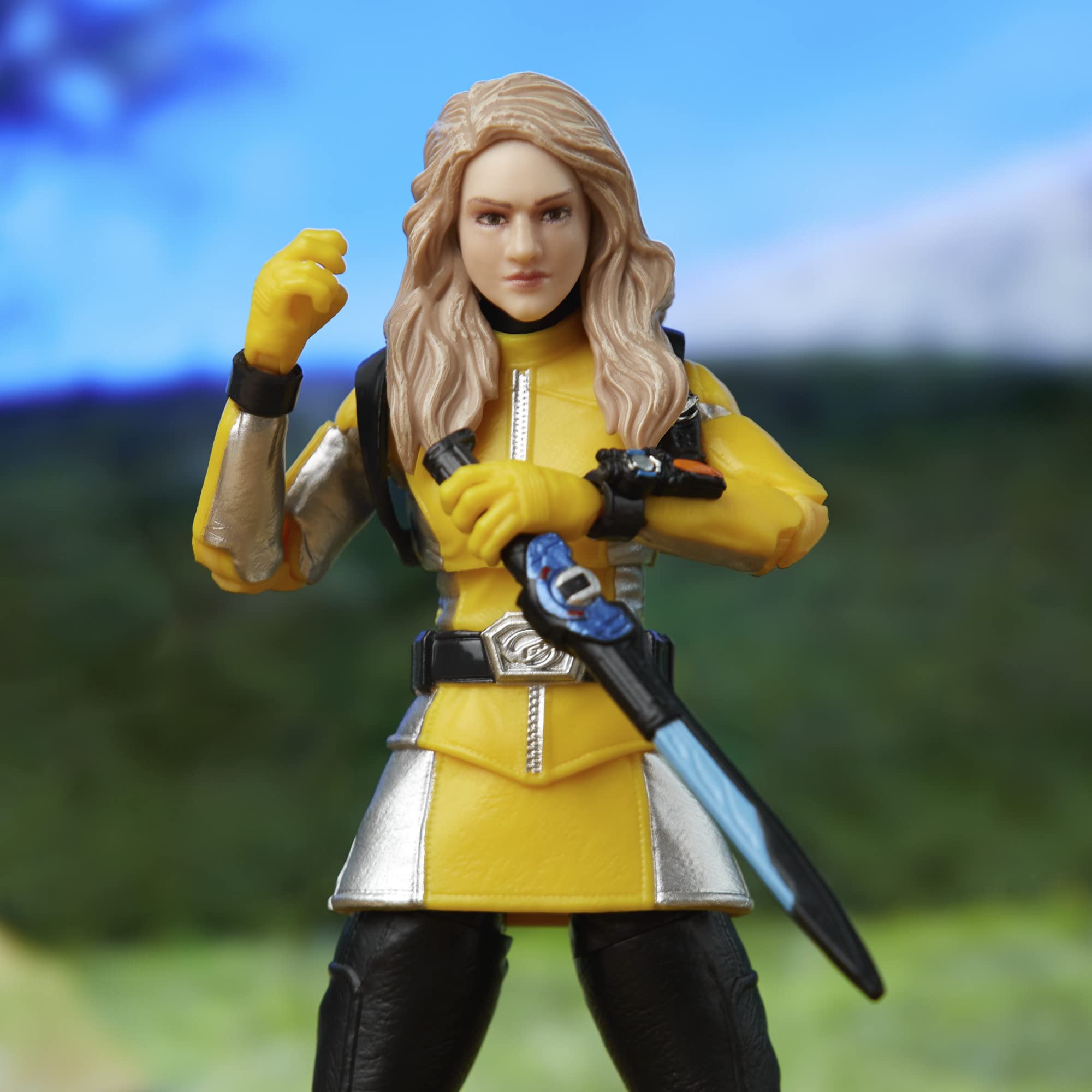 Power Rangers Yellow Ranger diorama-ready pose on a shelf