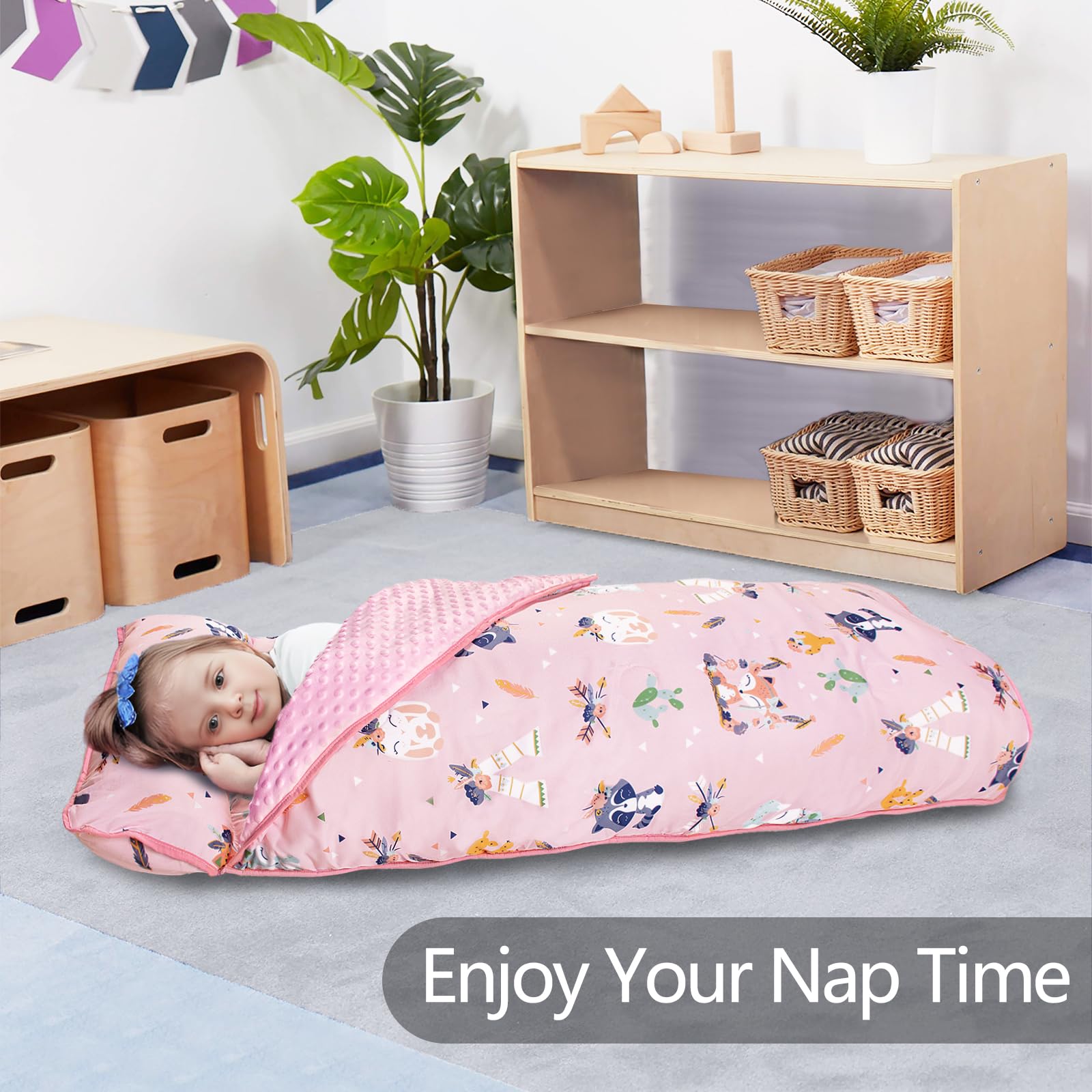 PRIMLECT nap mat roll-up handle and name tag for easy transport.