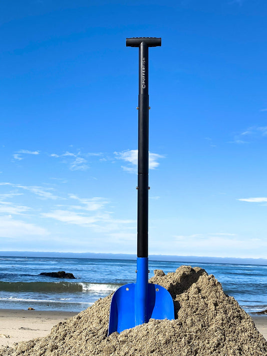 PUFFERFISH foldable 4-piece shovel demonstrates compact, carry-friendly storage.