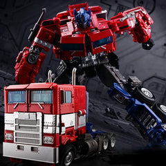 QCCX action-figure joints with smooth rotation enable easy posing.