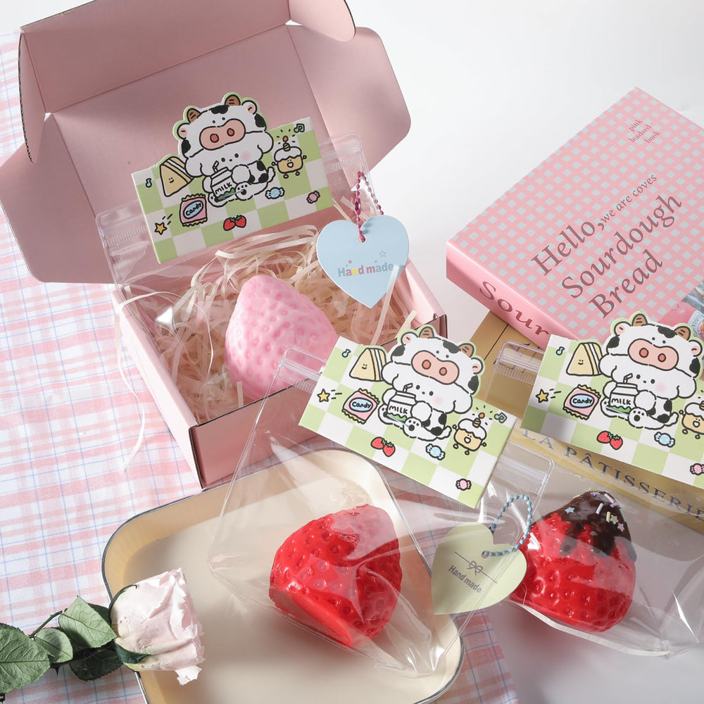 QCROAD SQUISHY handmade strawberry squishy packaging EVA bag emphasizes safe storage.
