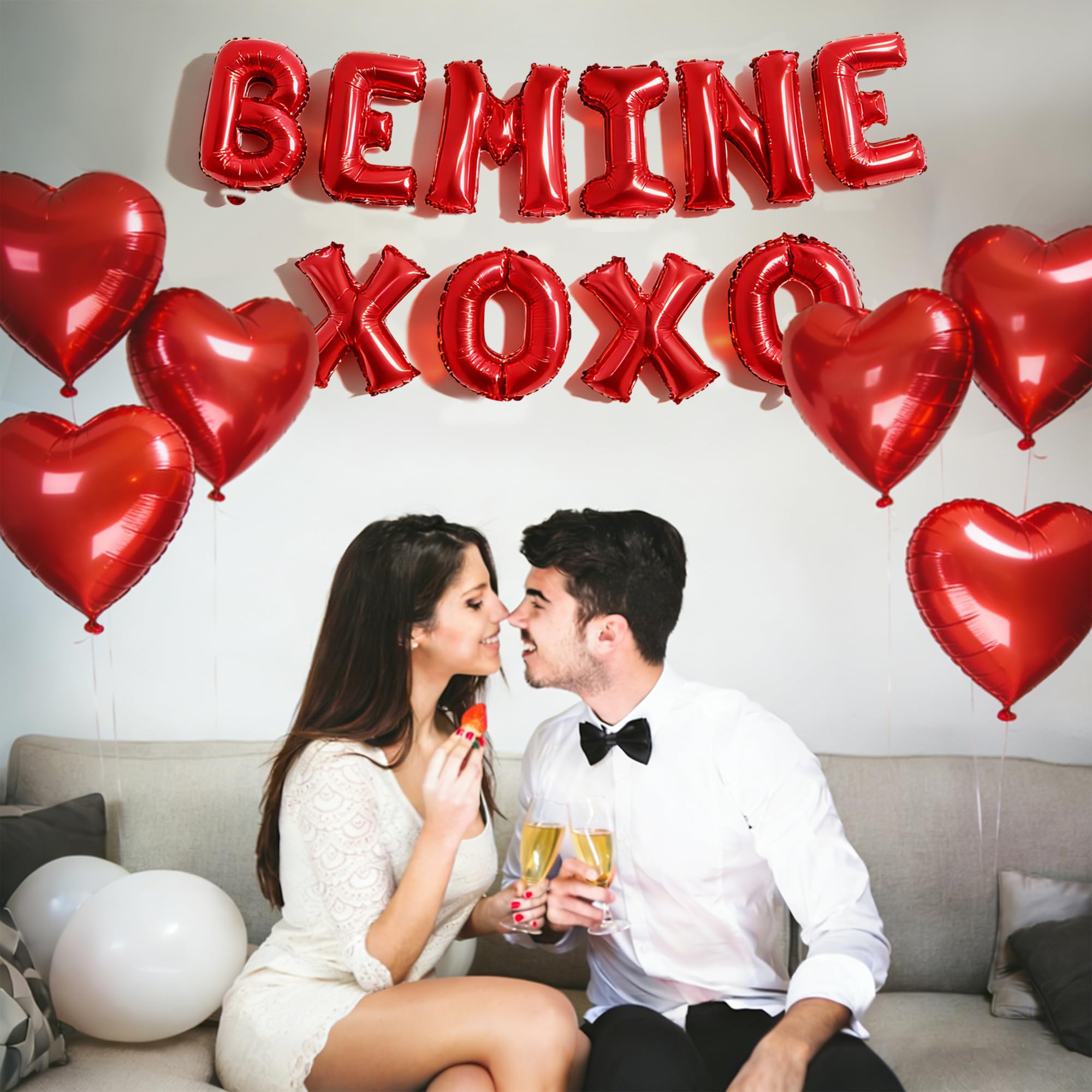 QDIRDEC table display with heart balloons for romantic dinner