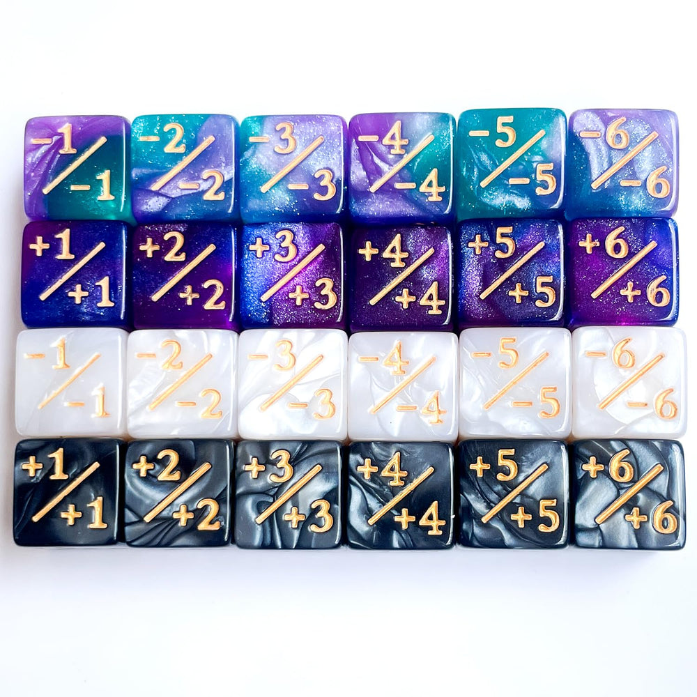 QiAN SiMAi gold-numbered D6 dice offer clear readability at the table.
