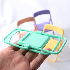 Qintreesify small dollhouse chair set multicolor enhances micro landscapes.