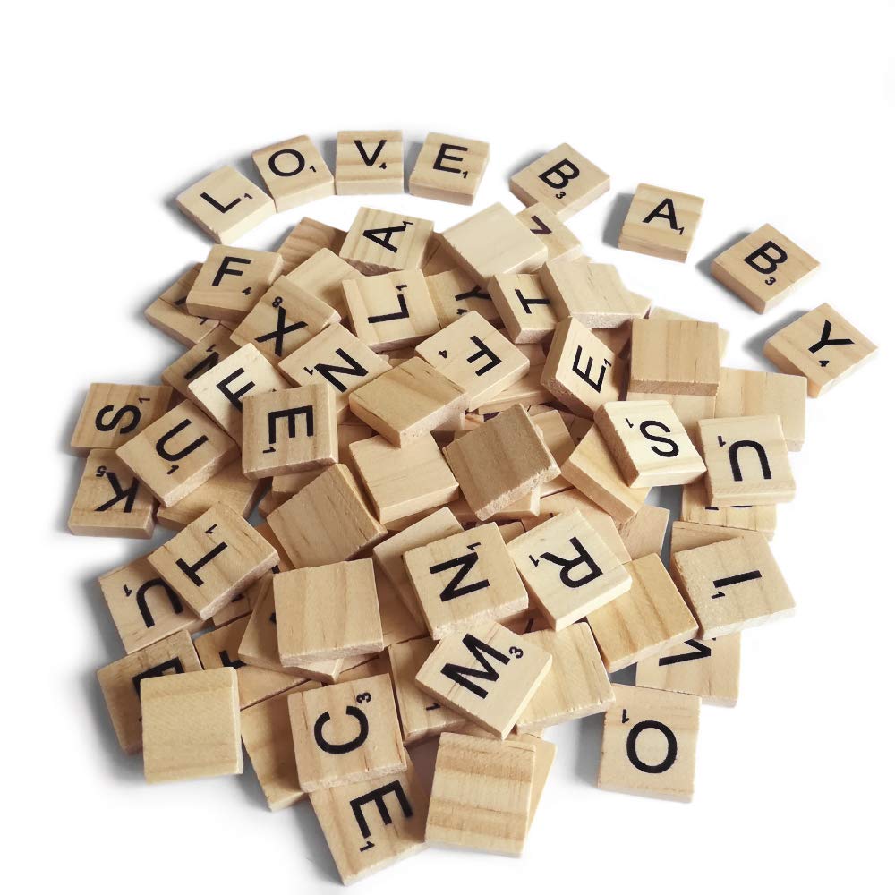 QMET Scrabble wood tiles 18x20mm, ideal for crafts and DIY projects.