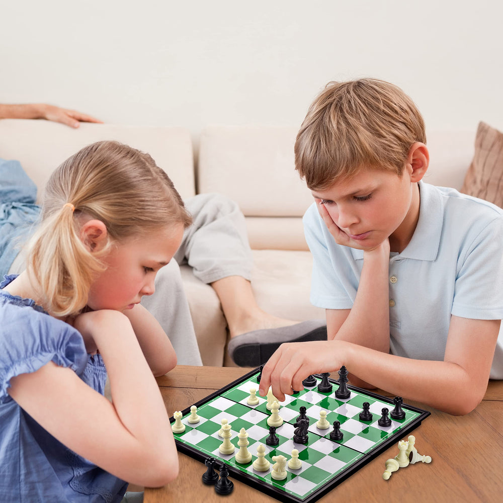 QuadPro durable pieces and magnetic board for stable play