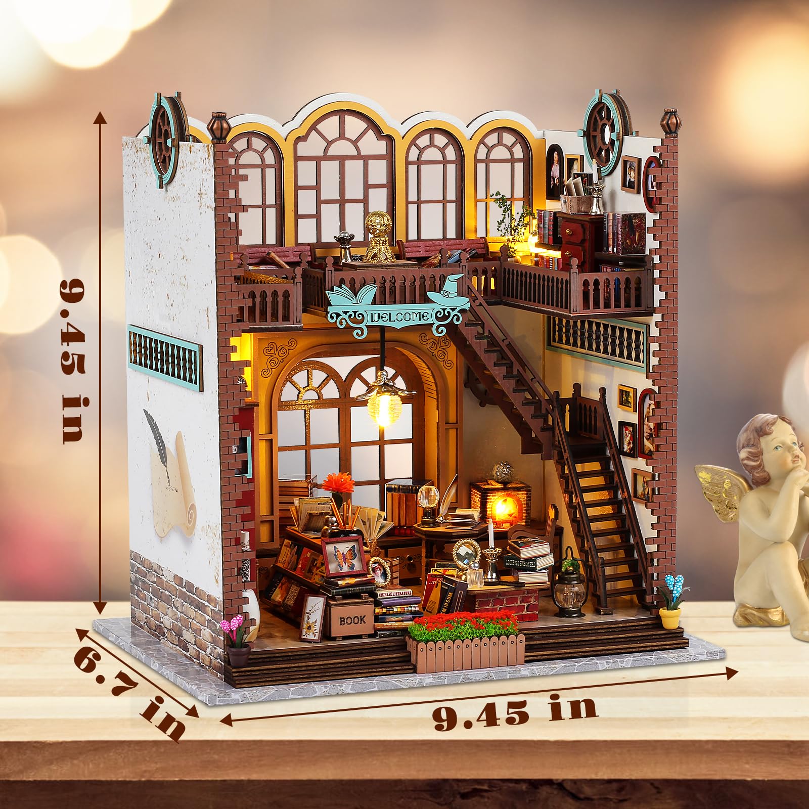Quanquer book nook LED glow highlights desk ambiance and detail.