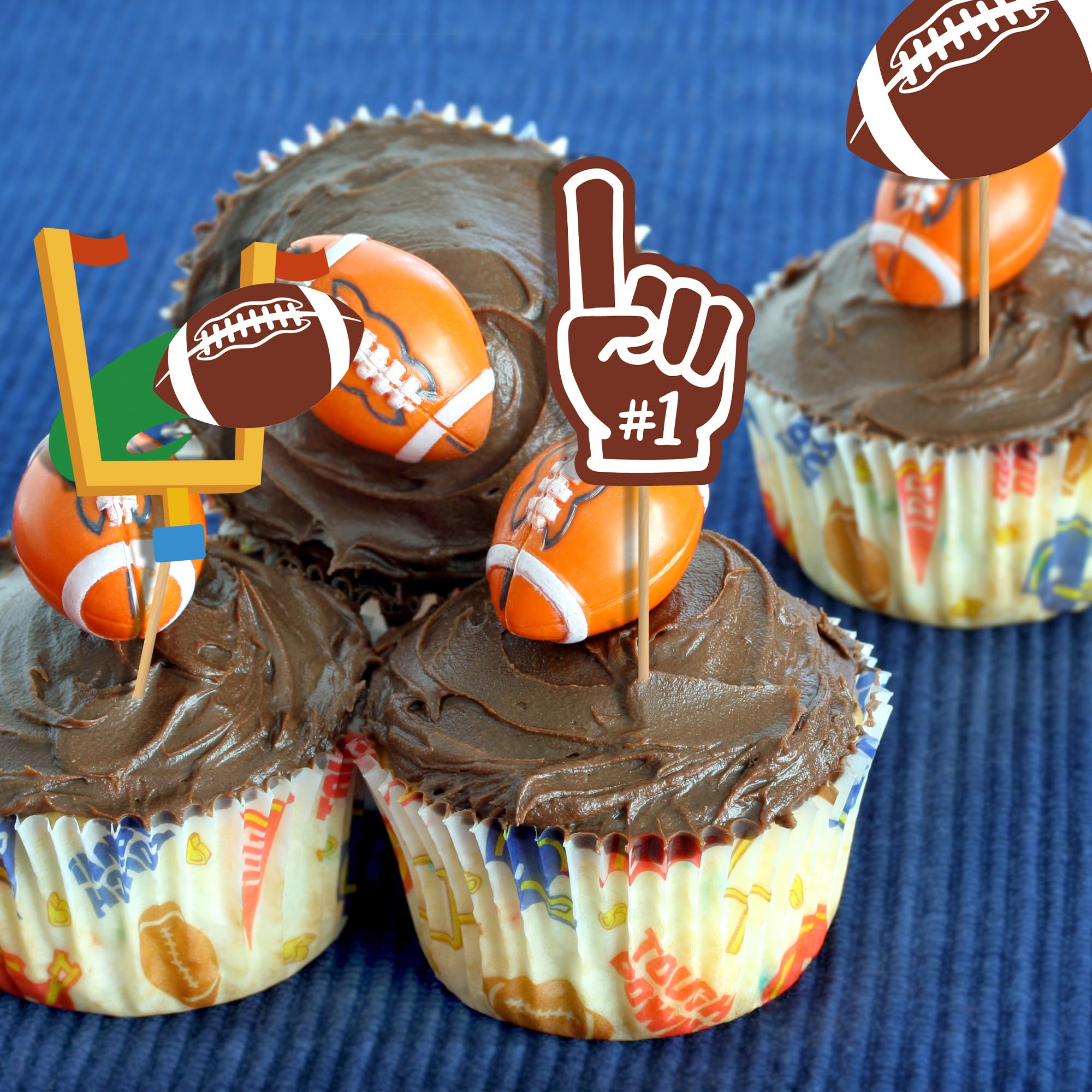 QZYL touchdown flag toppers decorate cupcakes with cheering flair.