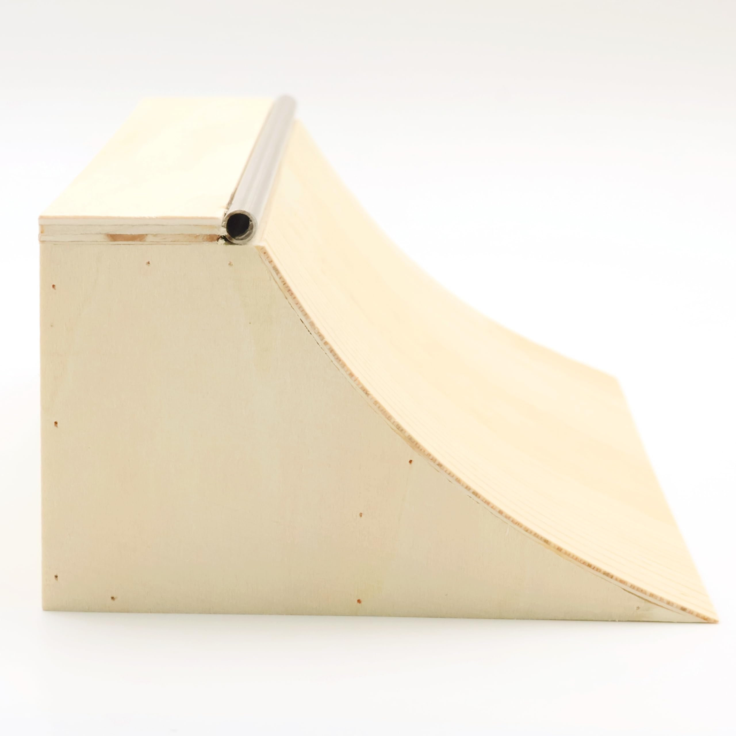 RACOFSB wooden ramp with polished finish supports precise tricks and smooth slides.