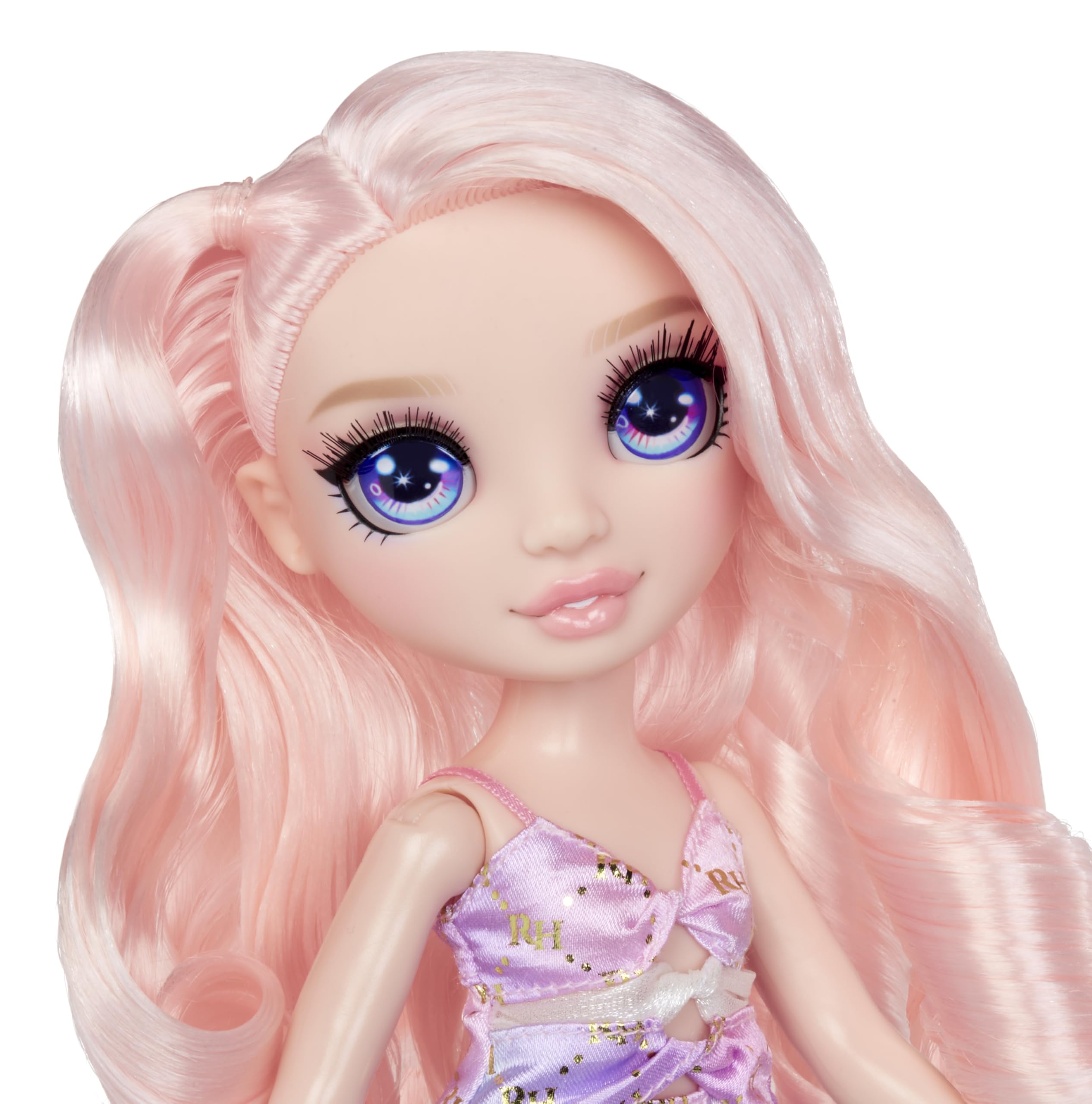 Rainbow High Bella articulated figure supports dynamic, poseable play.