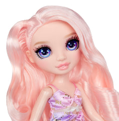 Rainbow High Bella articulated figure supports dynamic, poseable play.