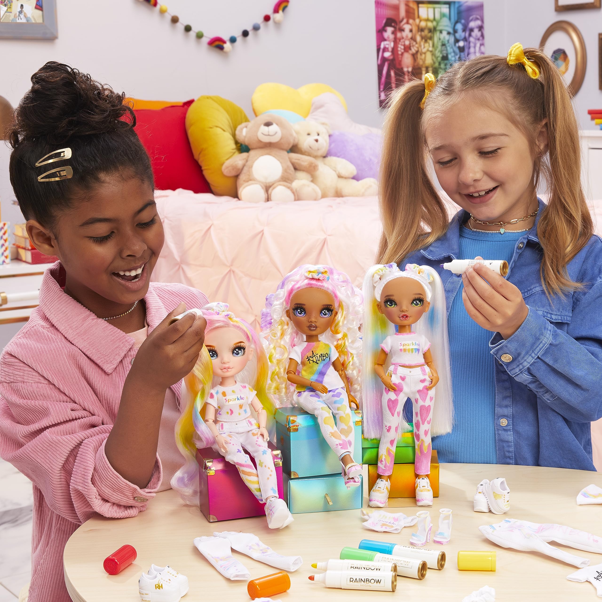 Rainbow High Color & Create unboxing and play-ready moment