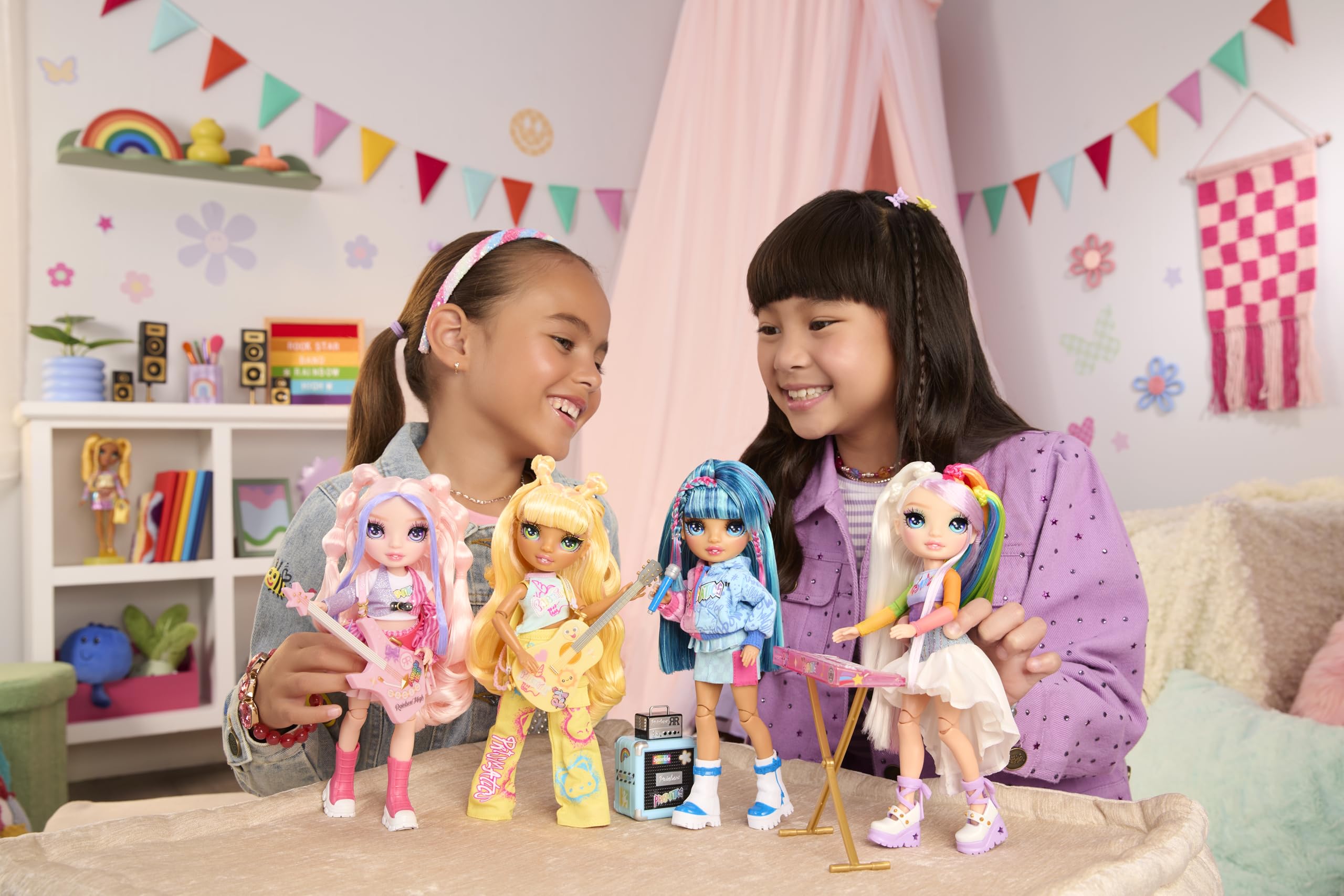 Rainbow High packaging and outfit set ready for playtime.
