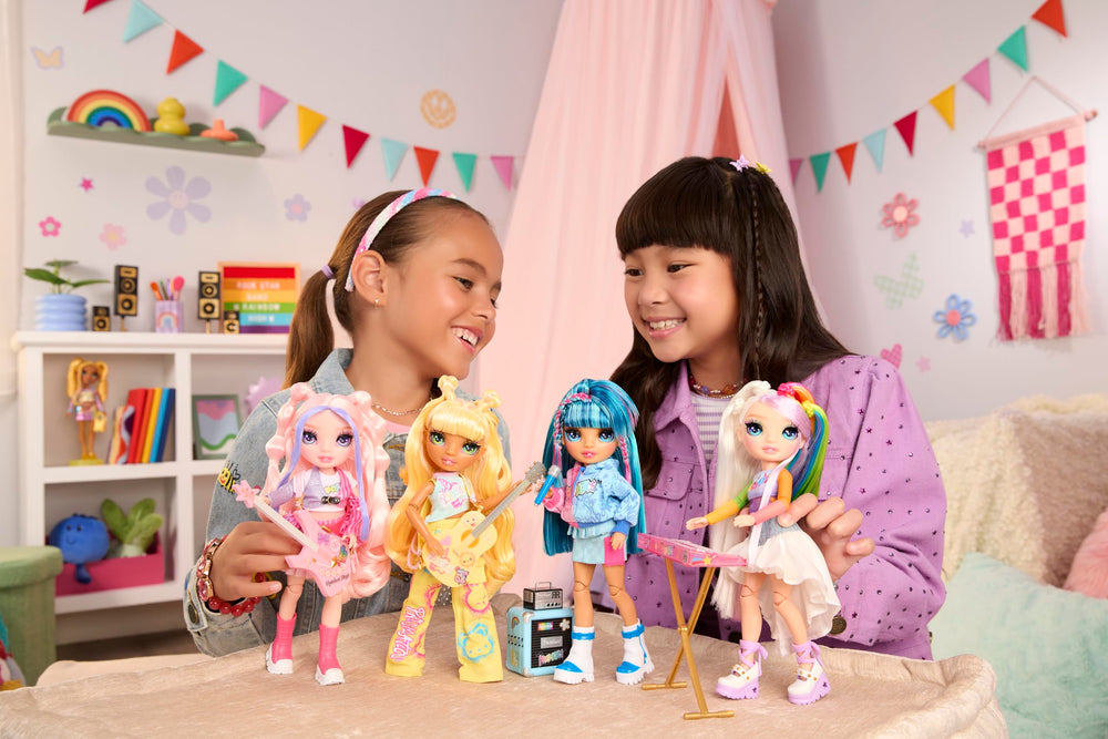 Rainbow High Jr High Rock Band group pose, collectible set appeal.