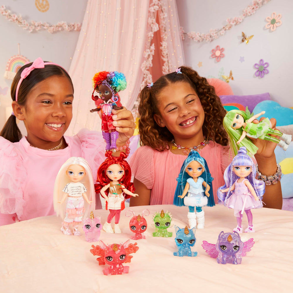 Rainbow High Littles Astrid butterfly-pet wings enable coordinated play.