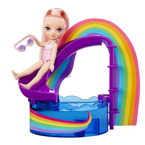 Rainbow High Littles smoothie stand with blender supports pretend cafe fun