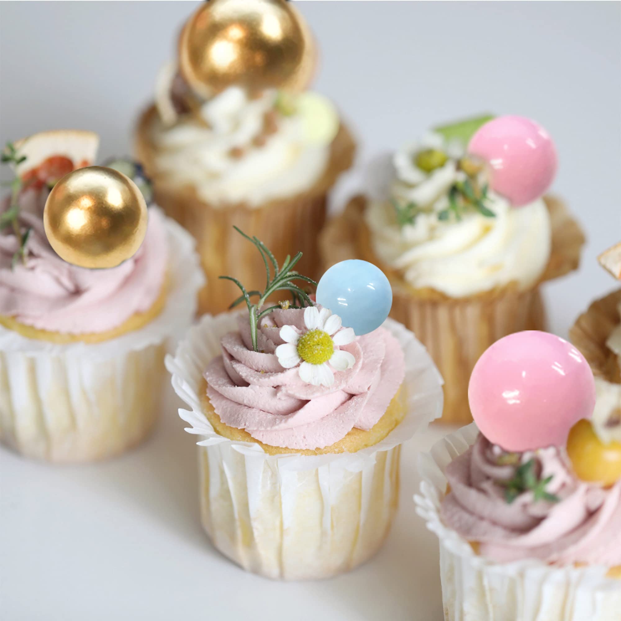RASSLISA 32-piece ball topper set providing ample decorations for multiple treats