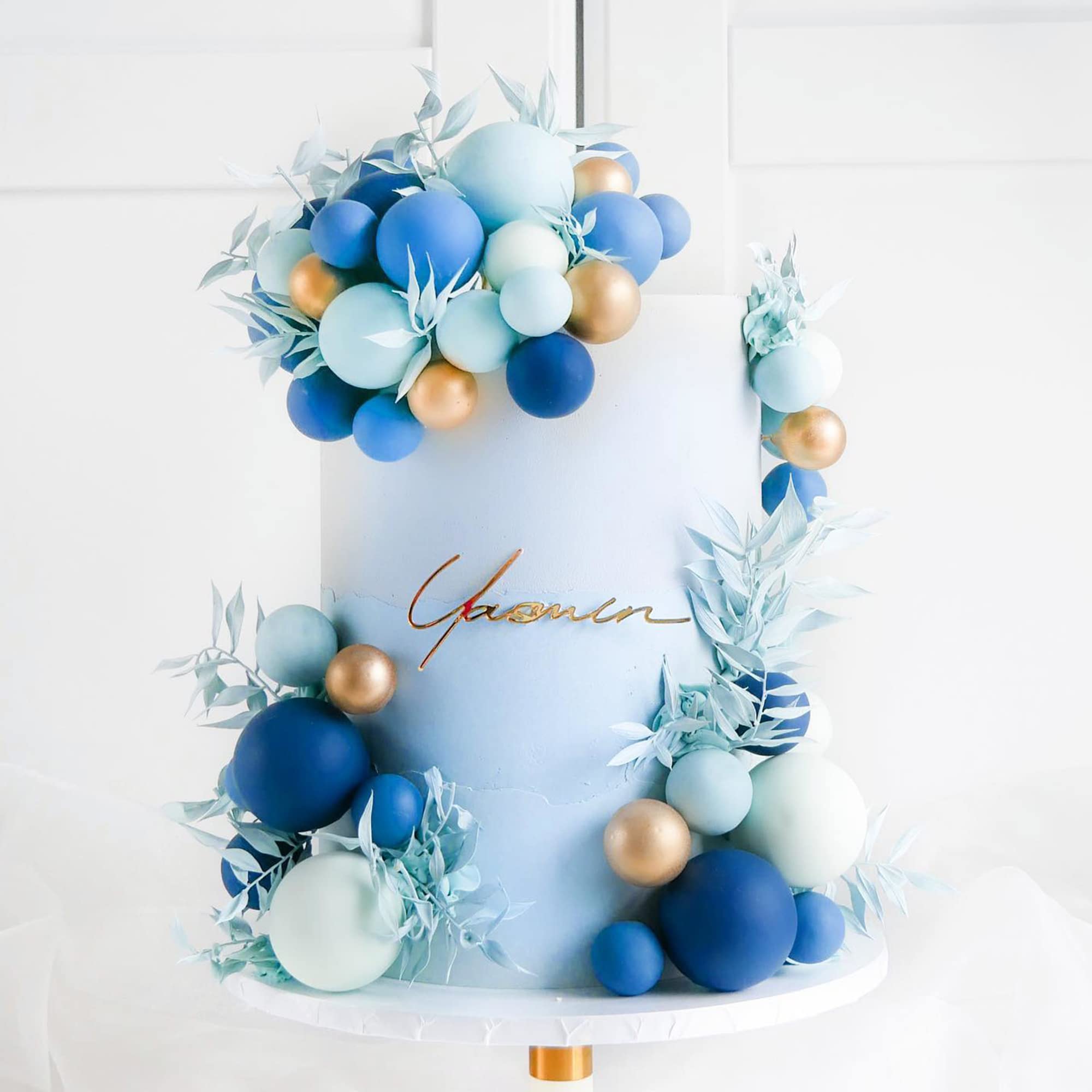 RASSLISA ball cake topper dark blue provides elegant contrast