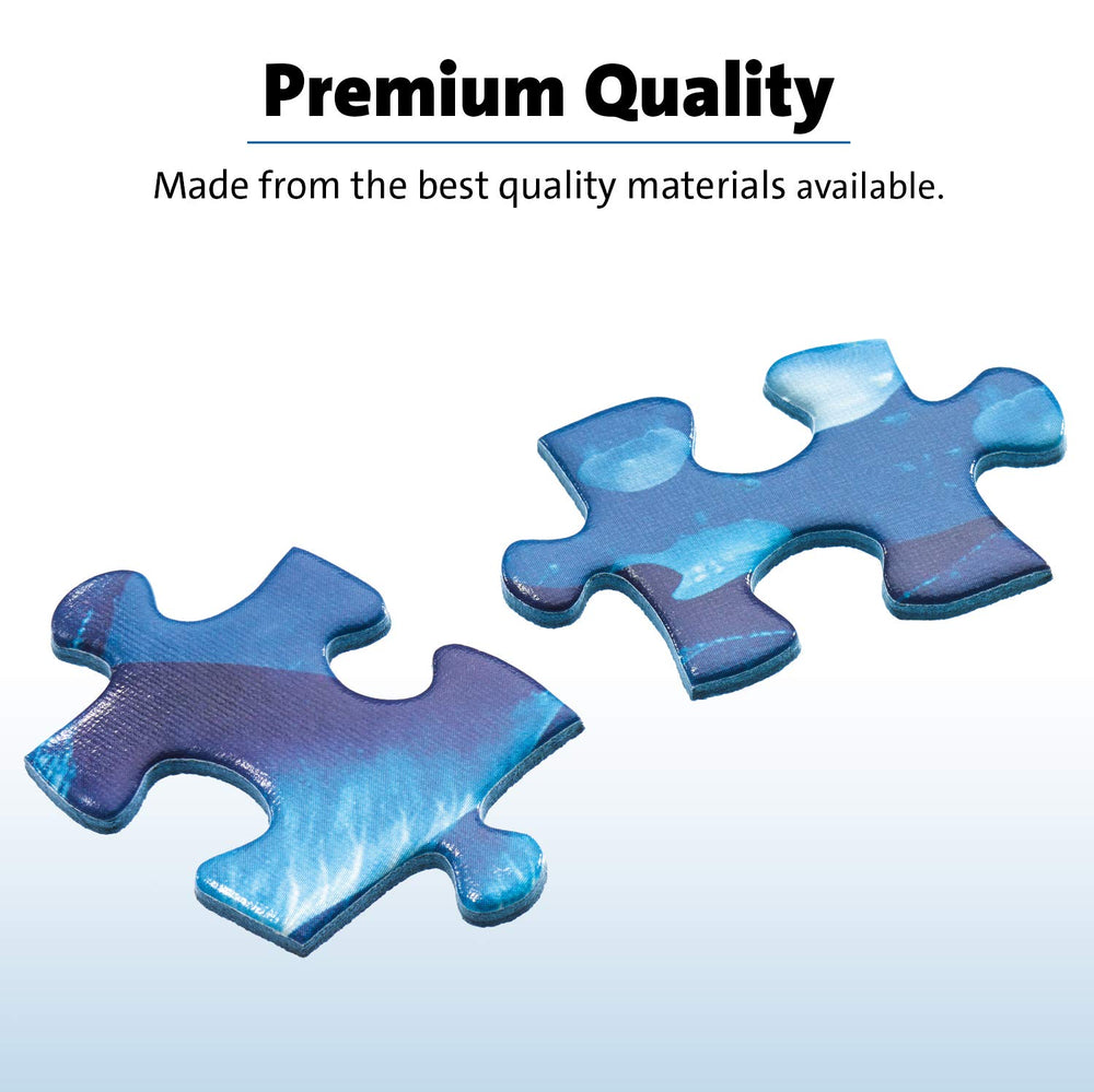 Ravensburger Disney Princesses premium-quality cardboard and linen-structure details.