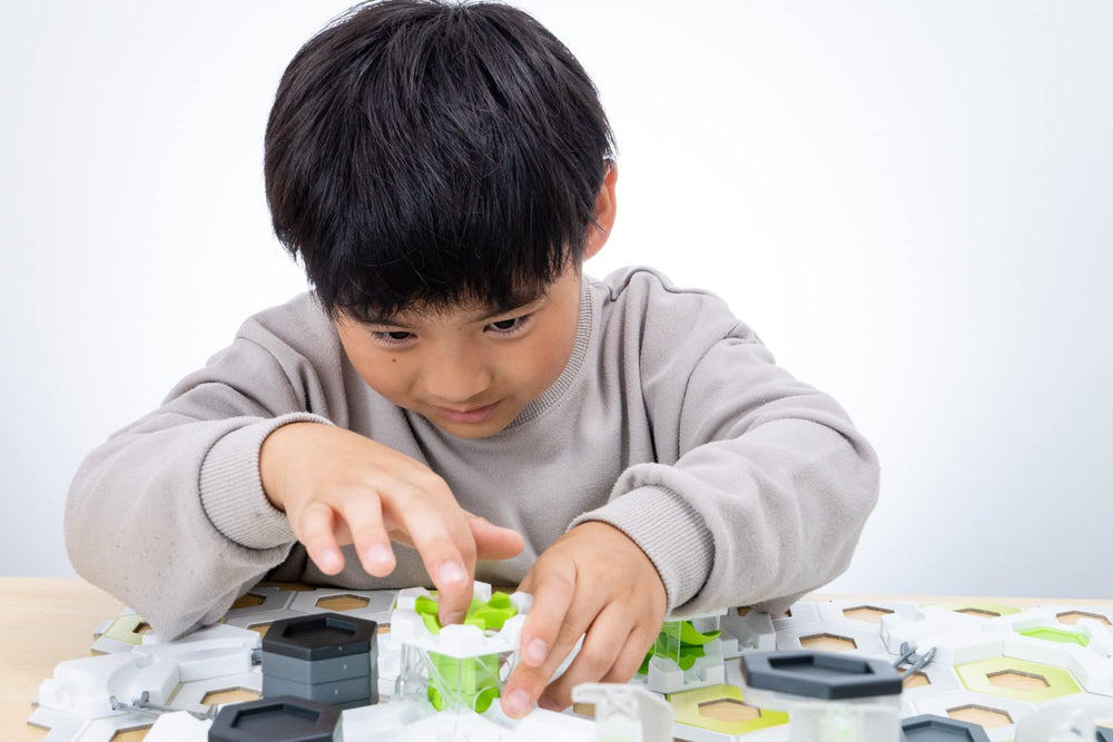 Ravensburger GraviTrax Extreme Set helix module, elevating launches and drops.