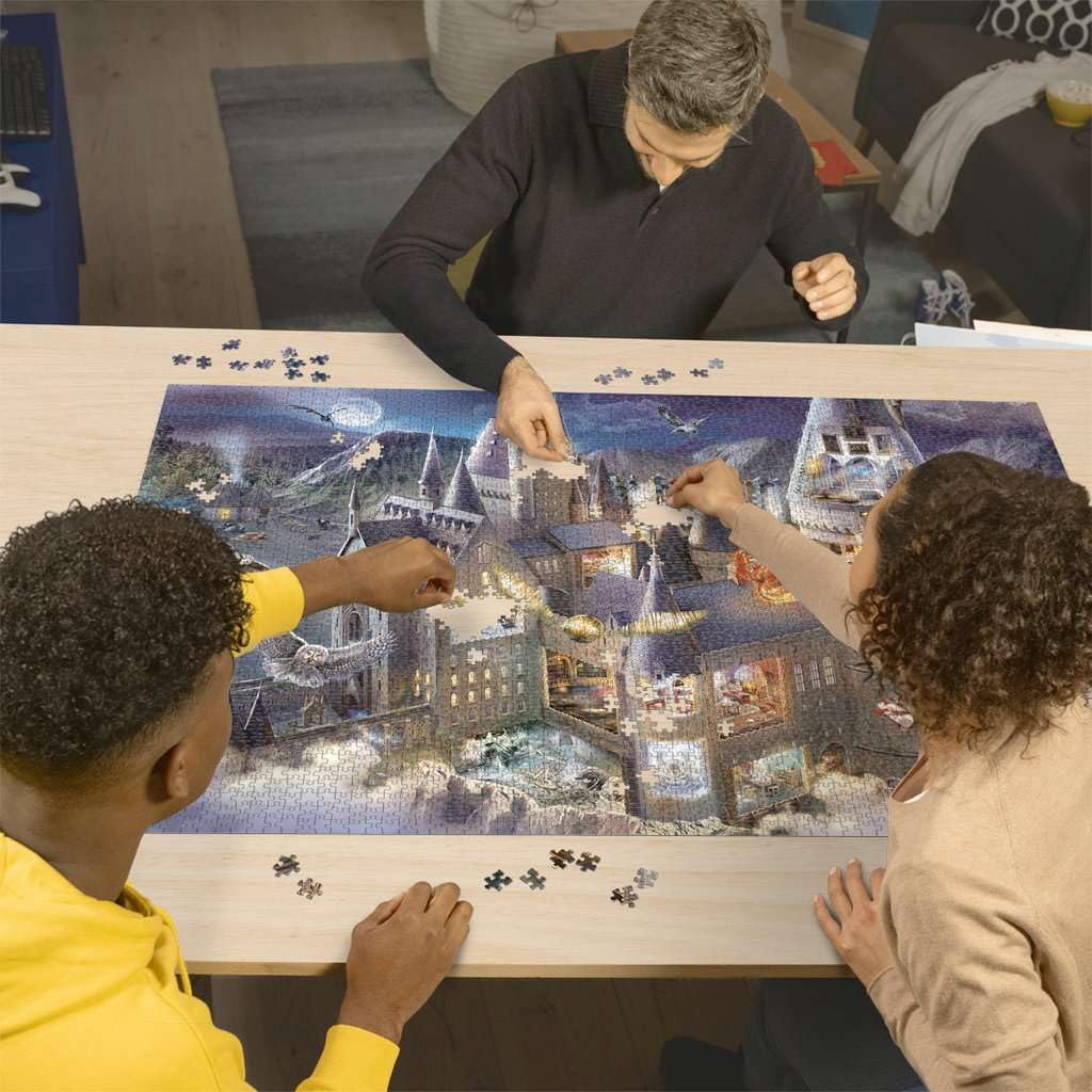 Ravensburger Harry Potter Hogwarts Castle glare-free linen texture reduces reflections during puzzling