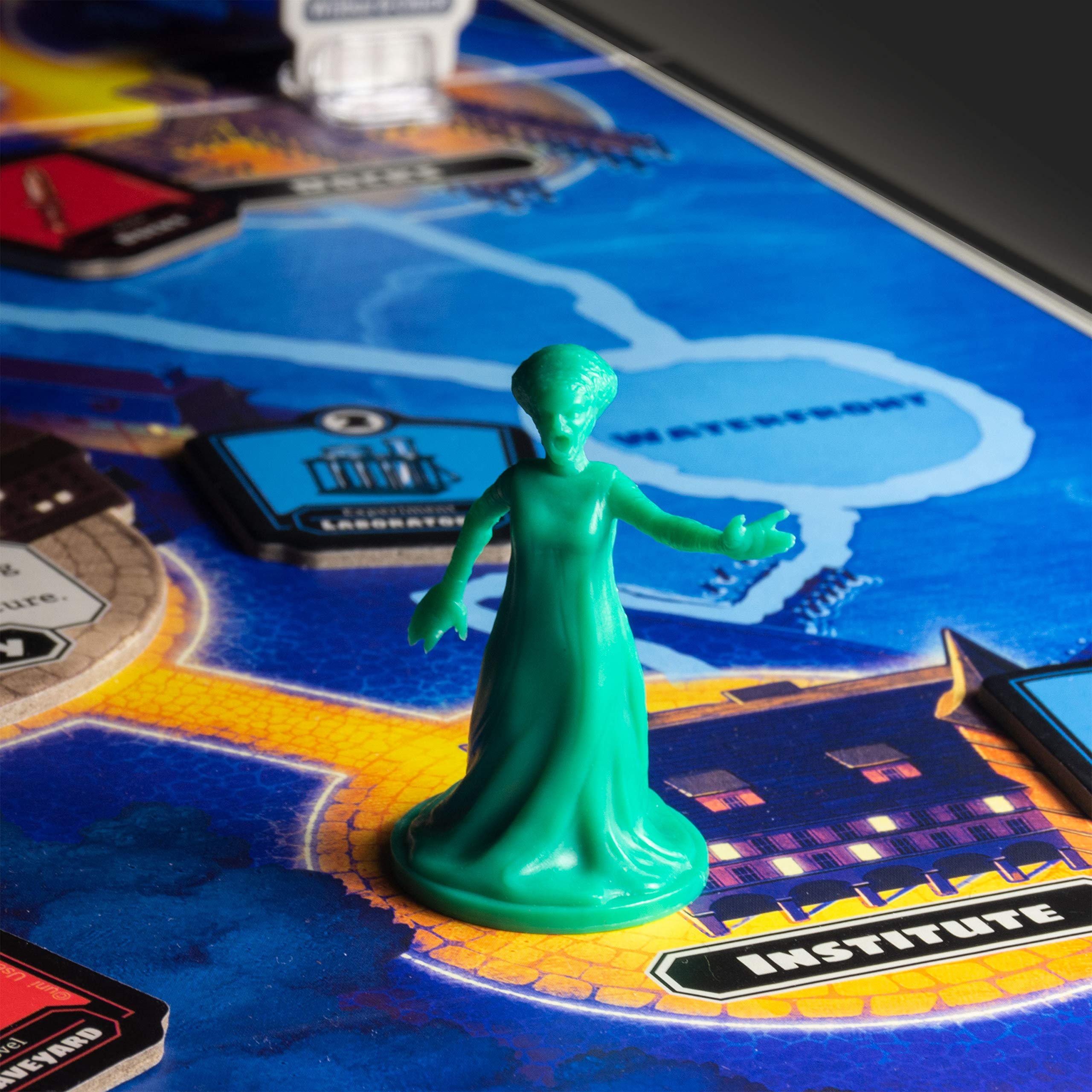 Ravensburger Horrified hero standees show diverse survivors for teamwork.