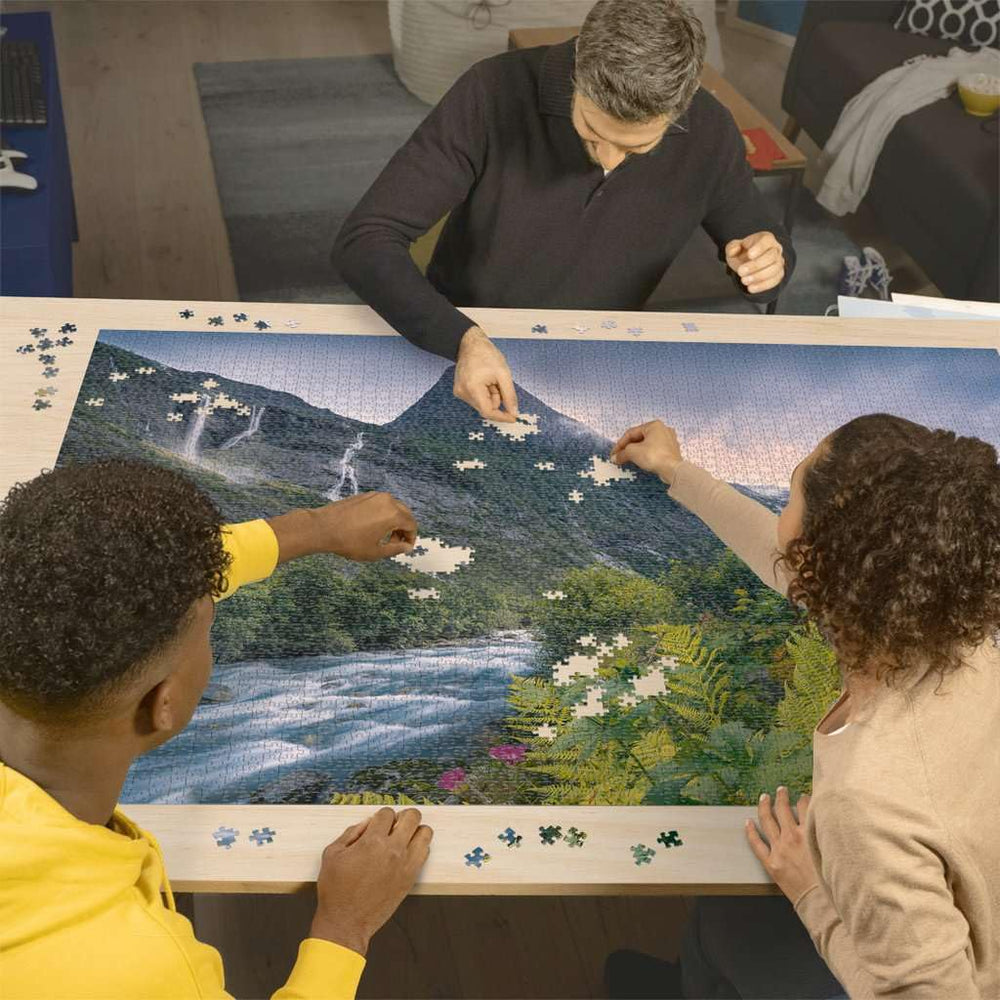 Ravensburger Stunning Mountain Vibes: dense forests scene enhances concentration during solo puzzle breaks.