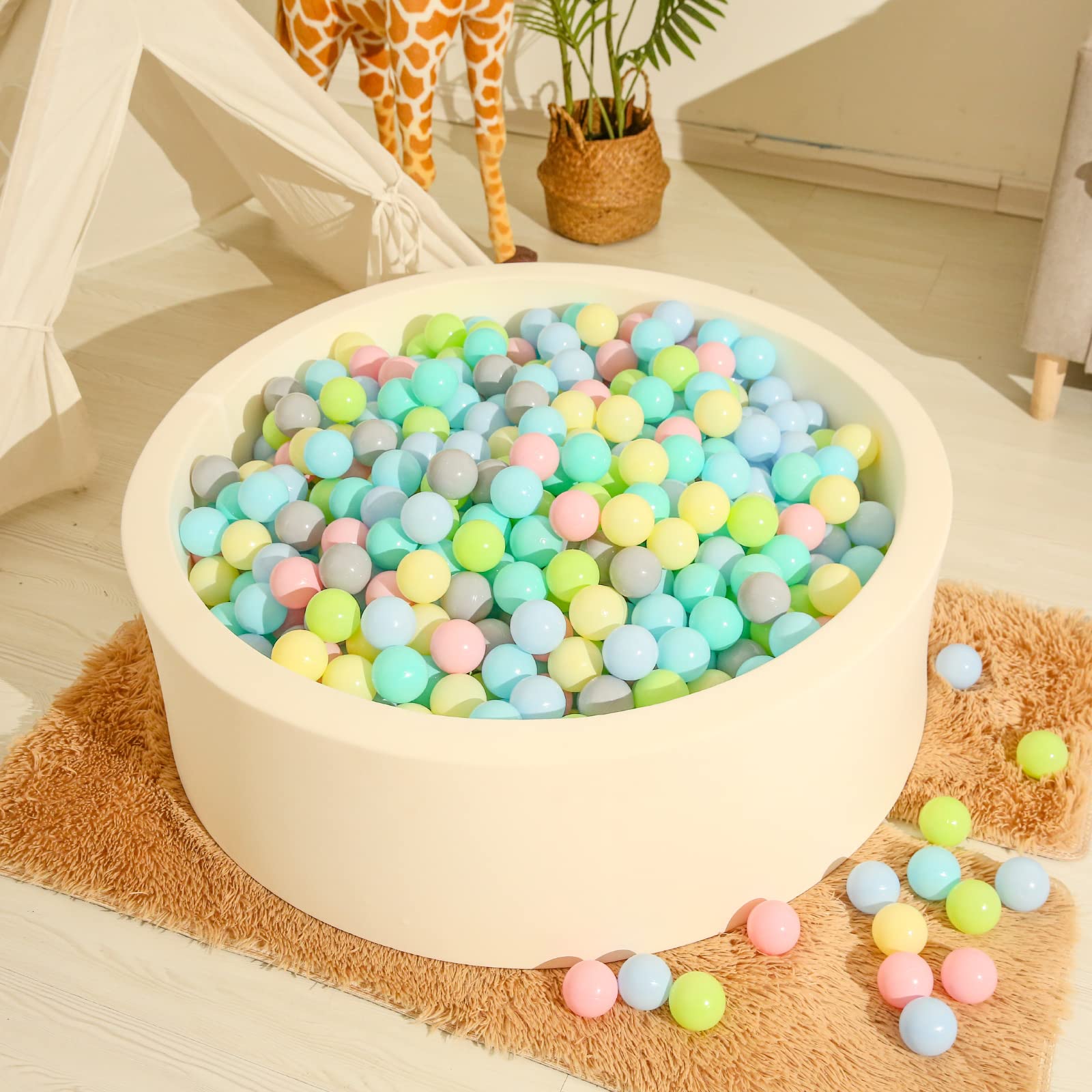 Realhaha durable-seal balls keep their shape after squeezes.