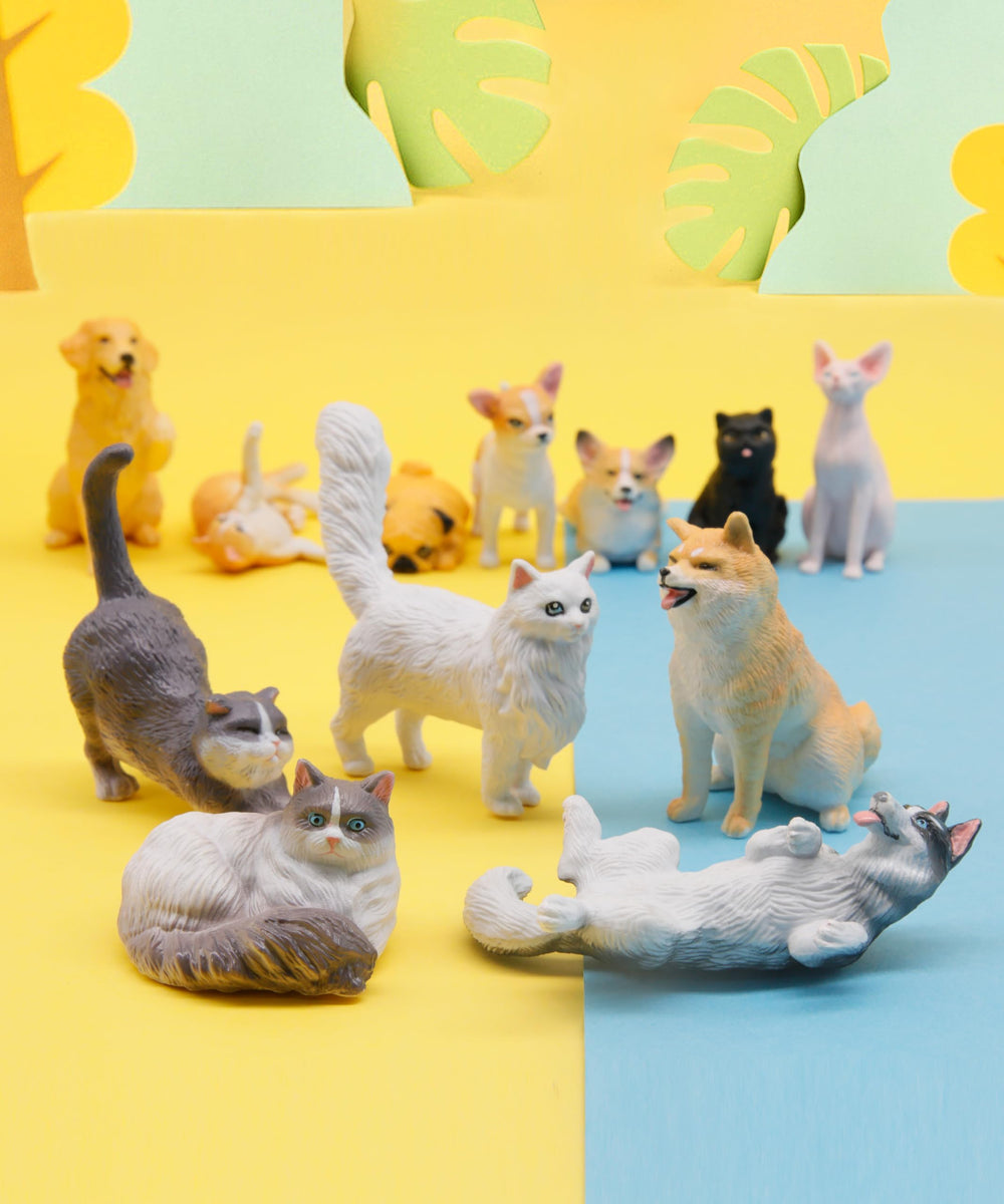 RECUR cake topper figurines for celebrations and decorating desserts
